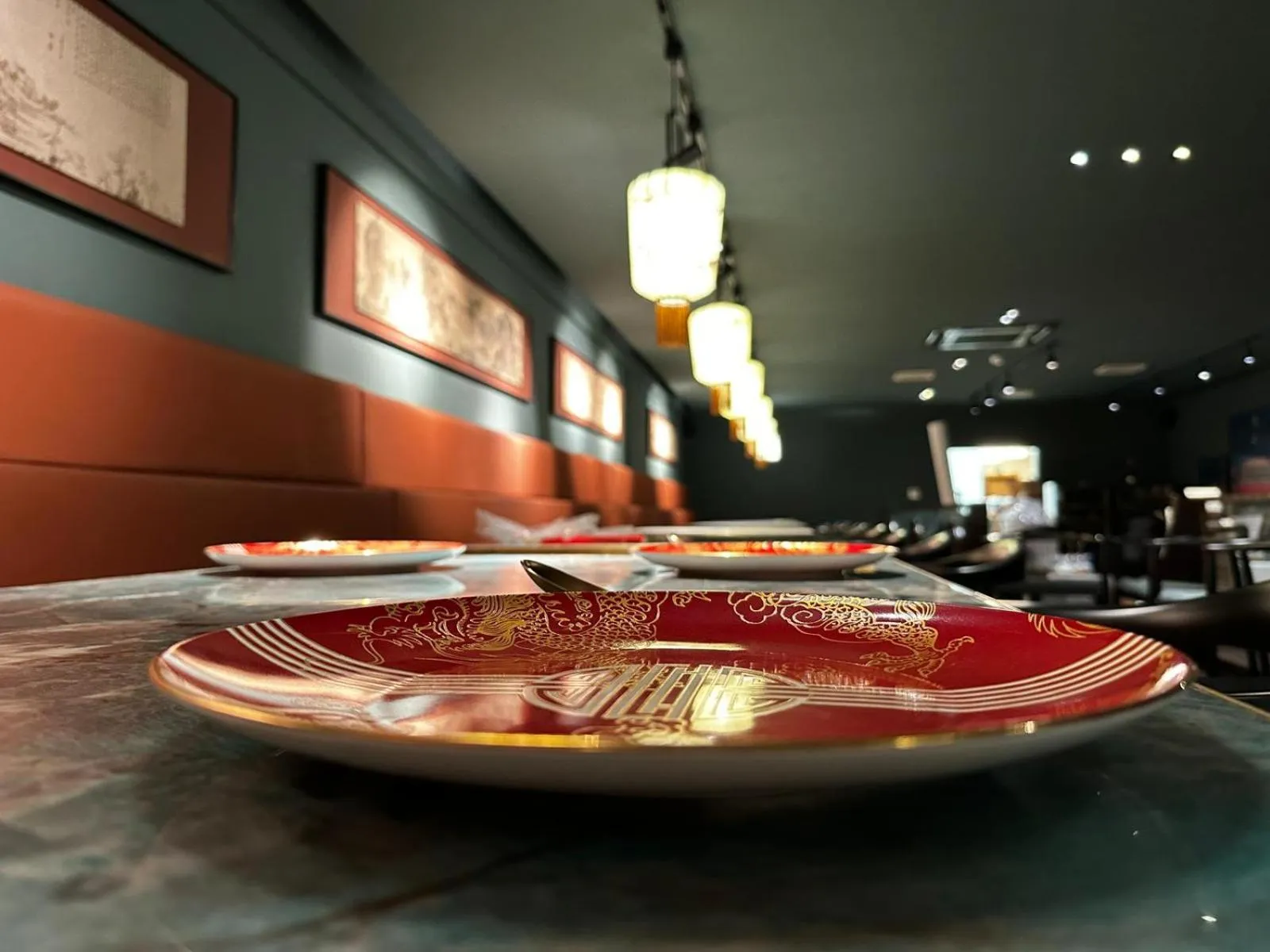 Restaurant/places to eat in De Keyser Hotel