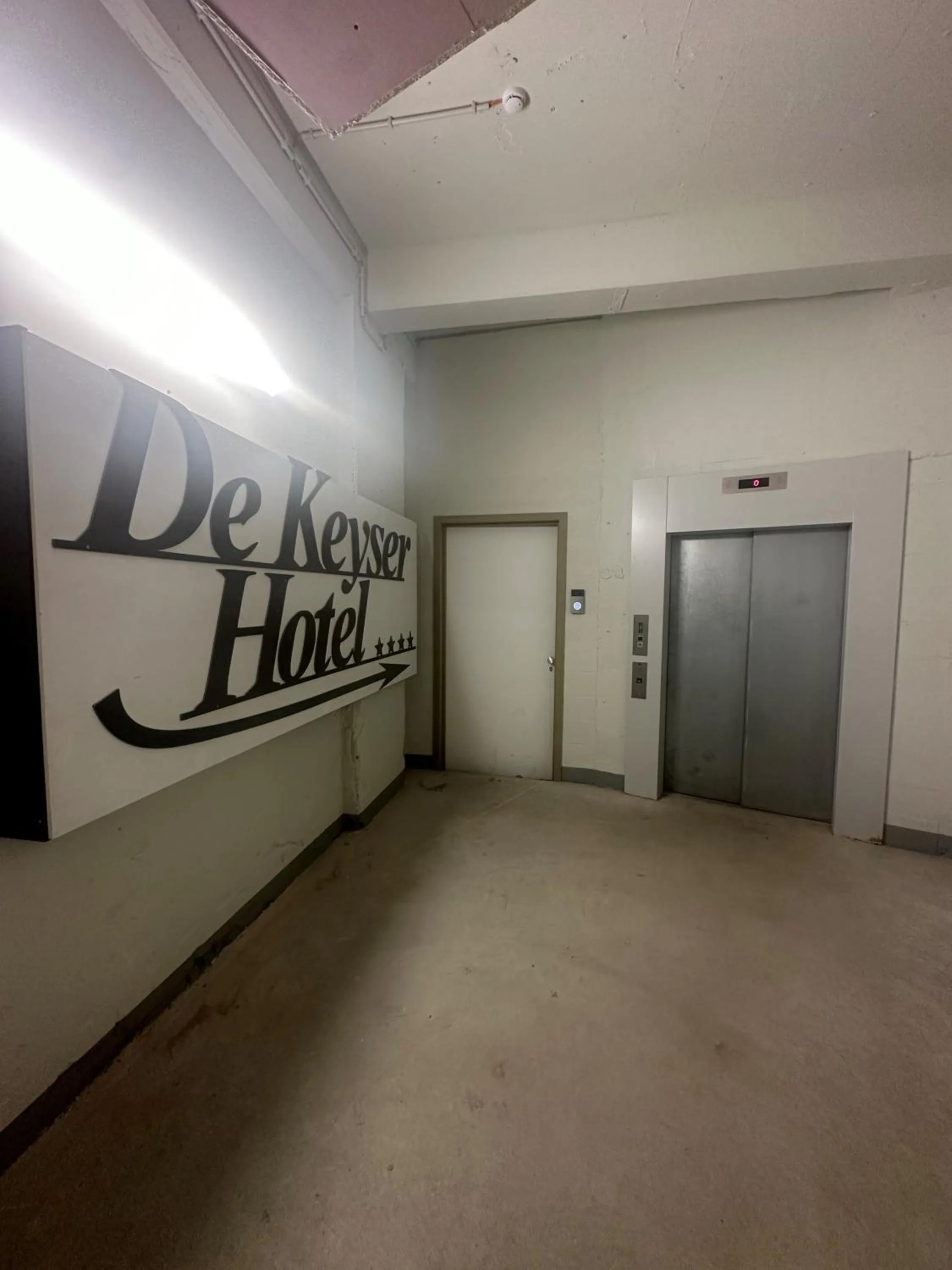 Parking in De Keyser Hotel