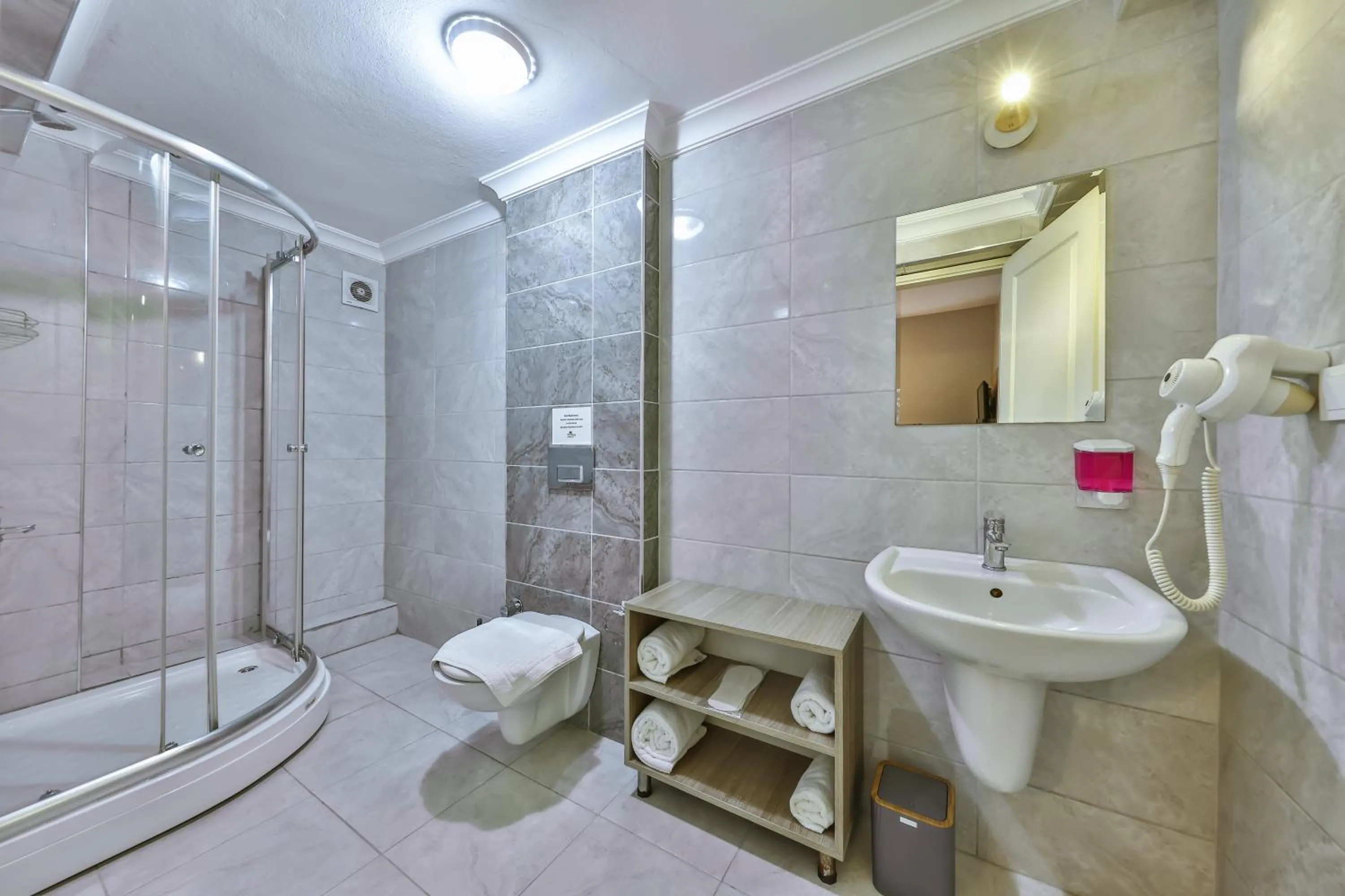 Shower in Palmada Hotel