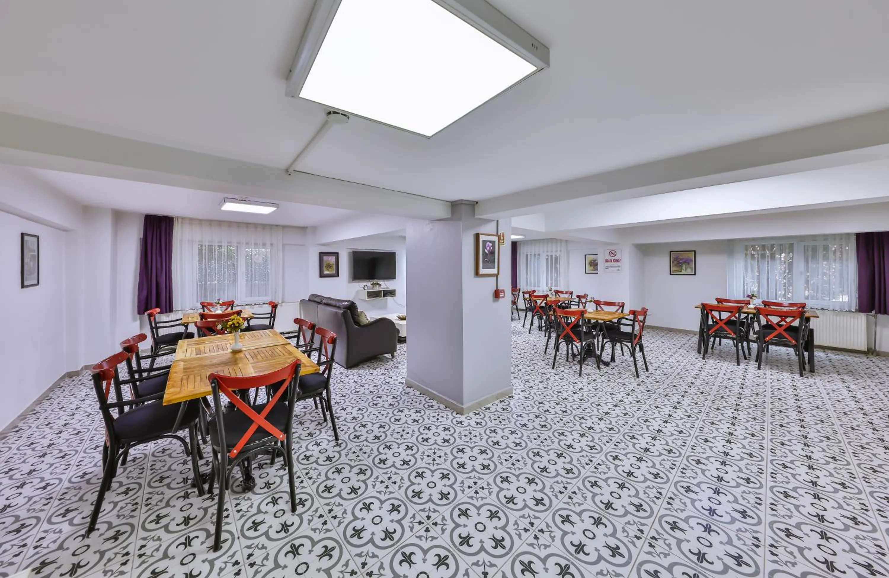 Restaurant/places to eat in Palmada Hotel