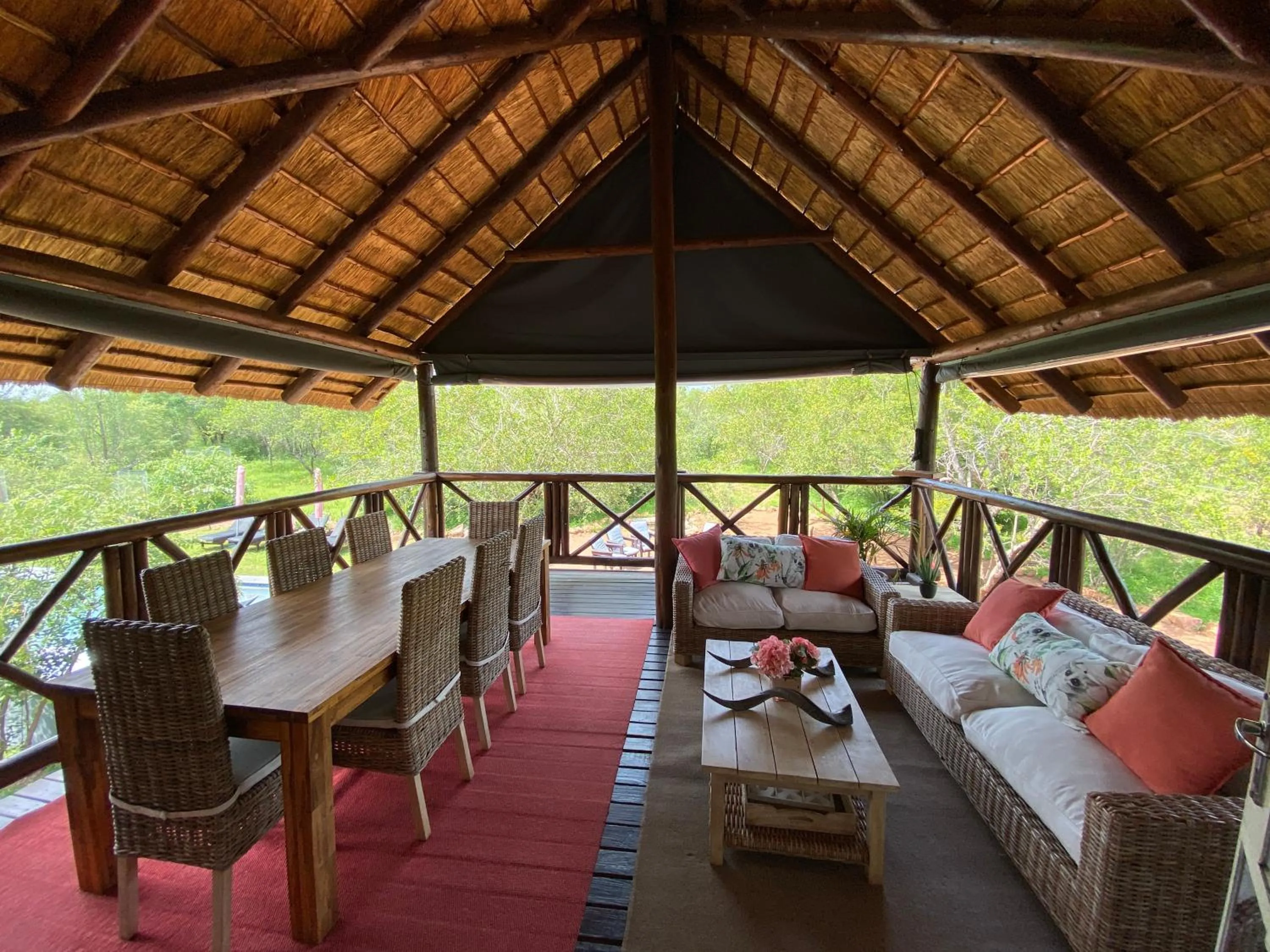 Balcony/Terrace in Imbube Safari Lodge
