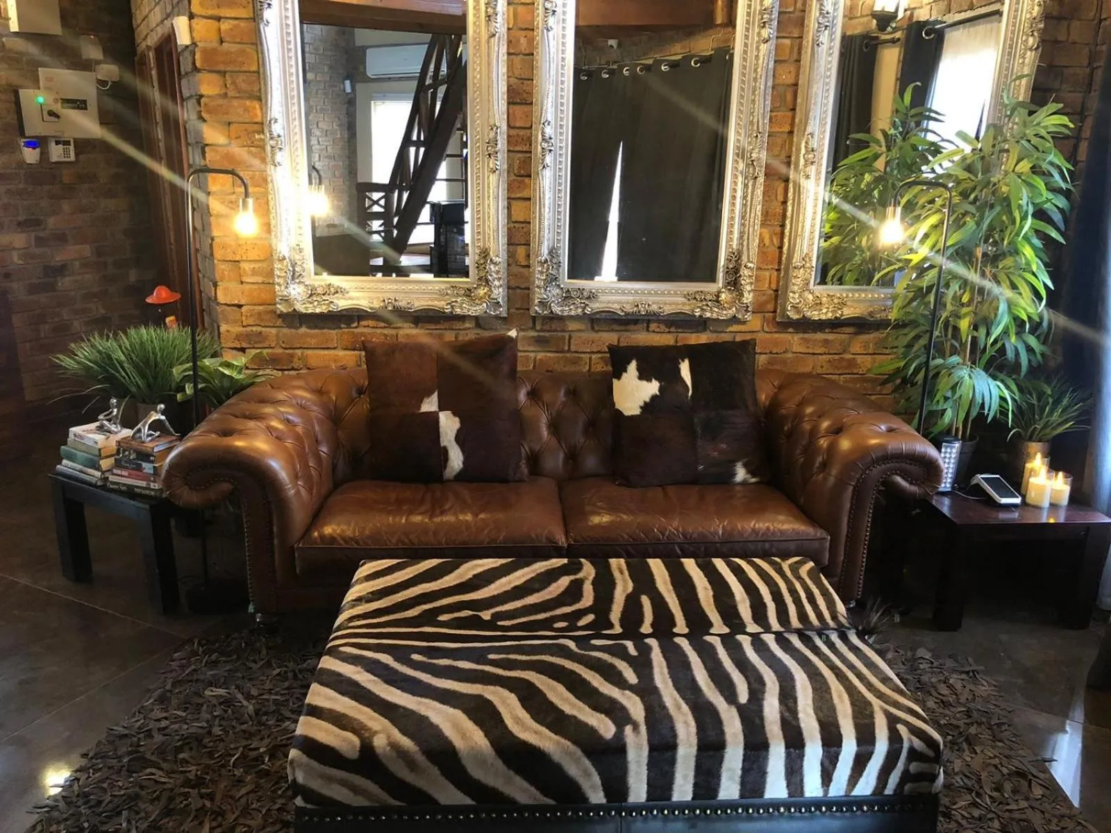 Lounge or bar in Imbube Safari Lodge