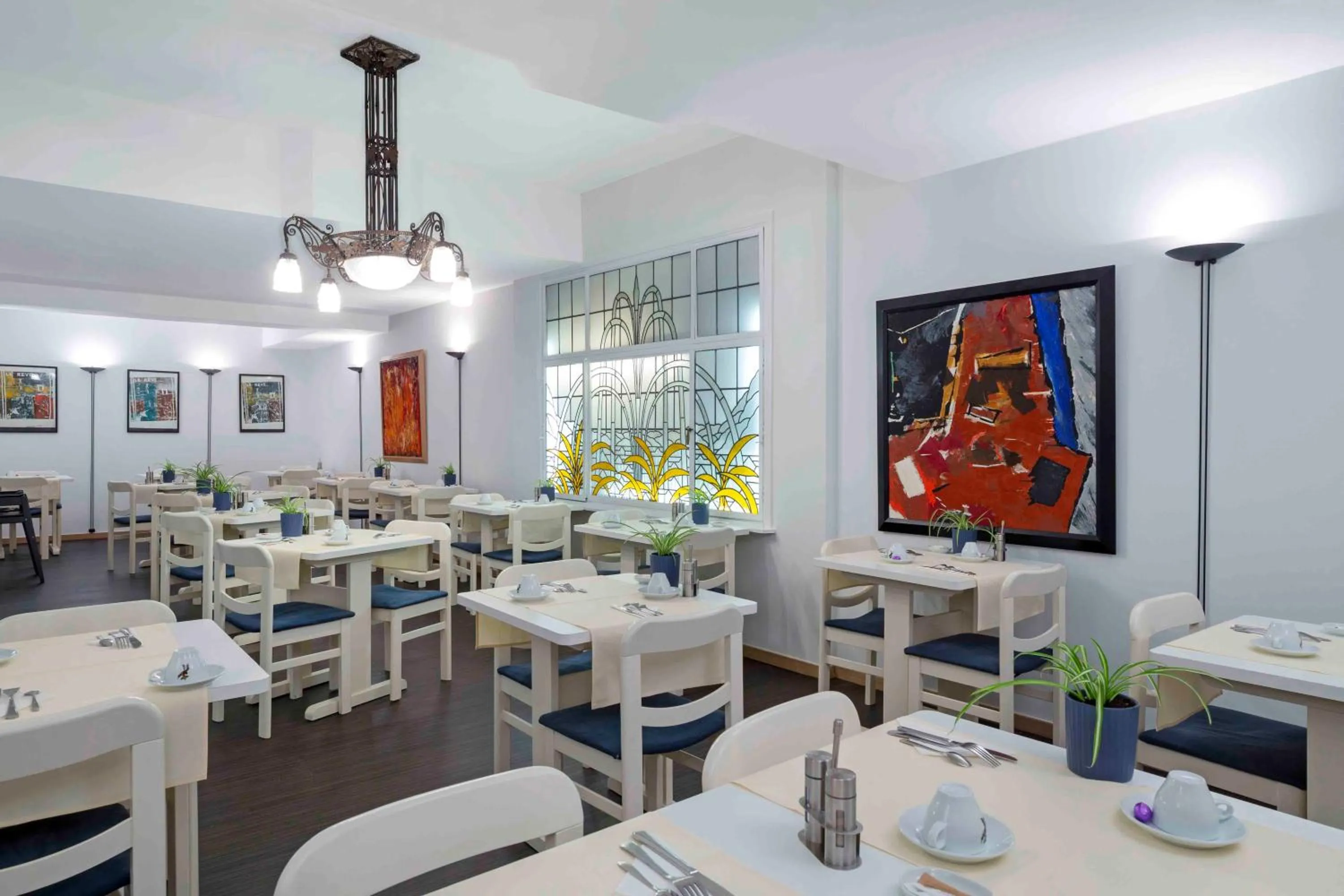 Continental breakfast in Hôtel Argus by happyCulture