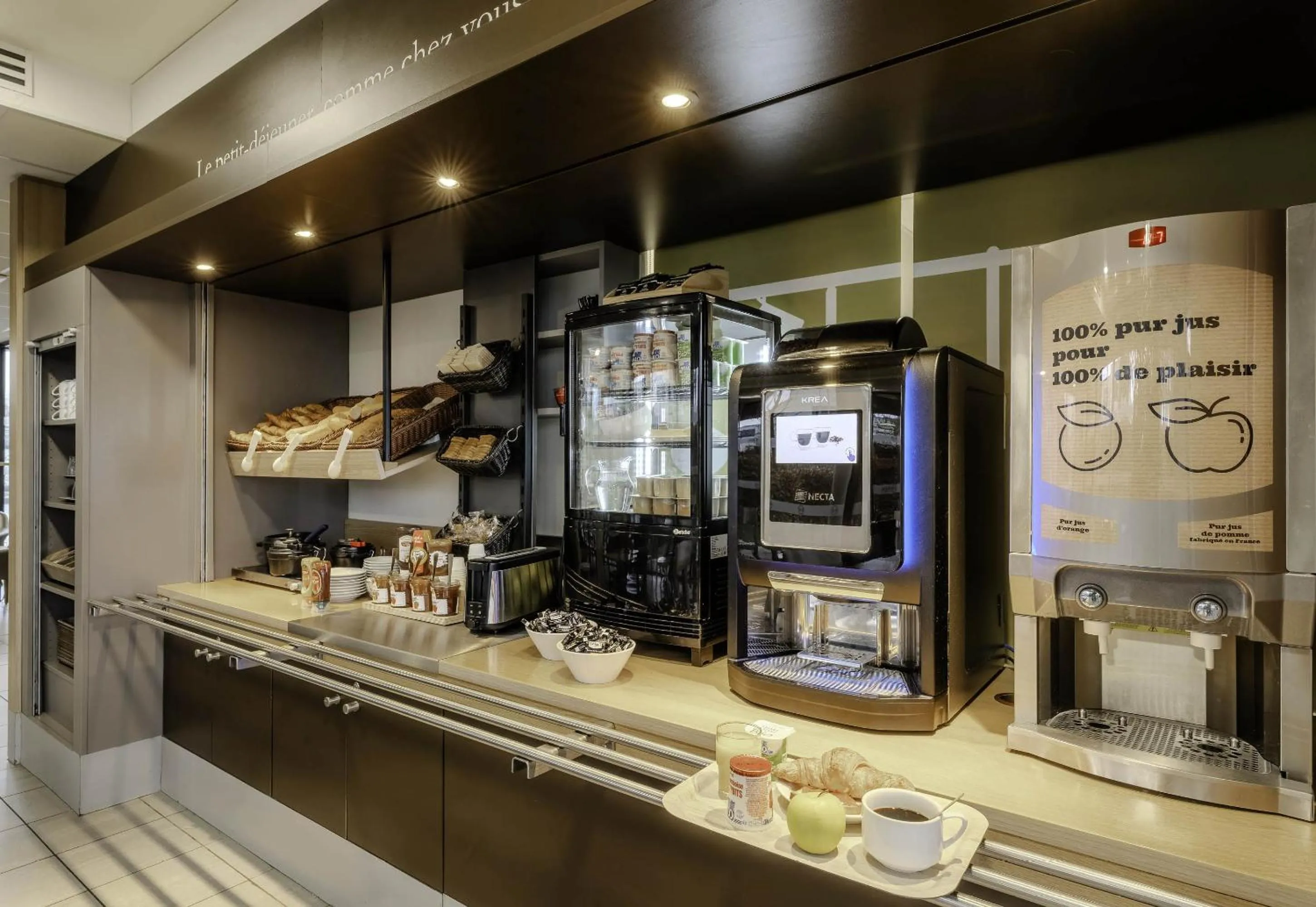 Breakfast in B&B HOTEL Arras