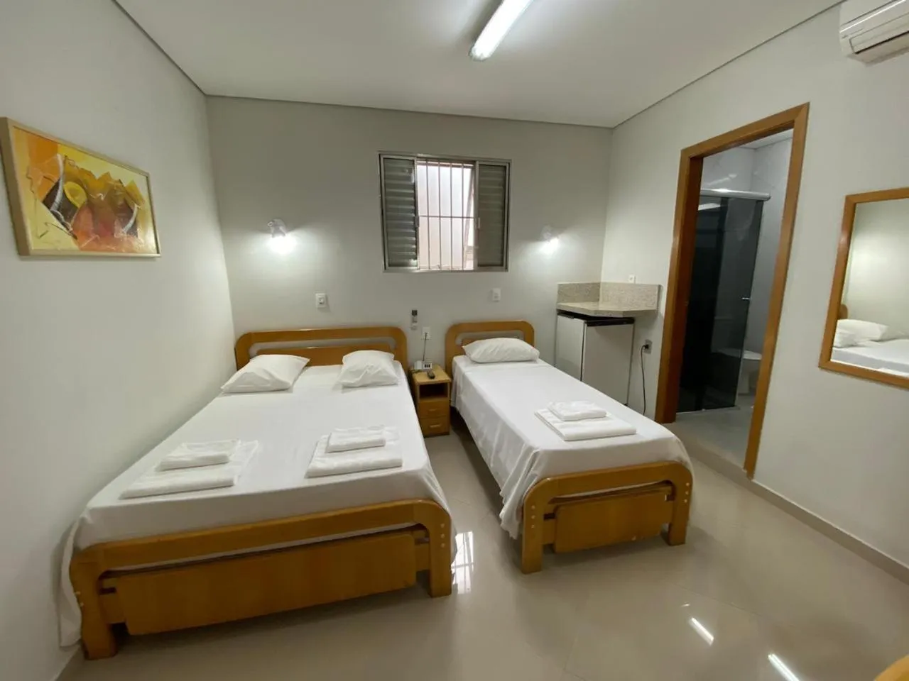 Photo of the whole room, Bed in Missouri Hotel