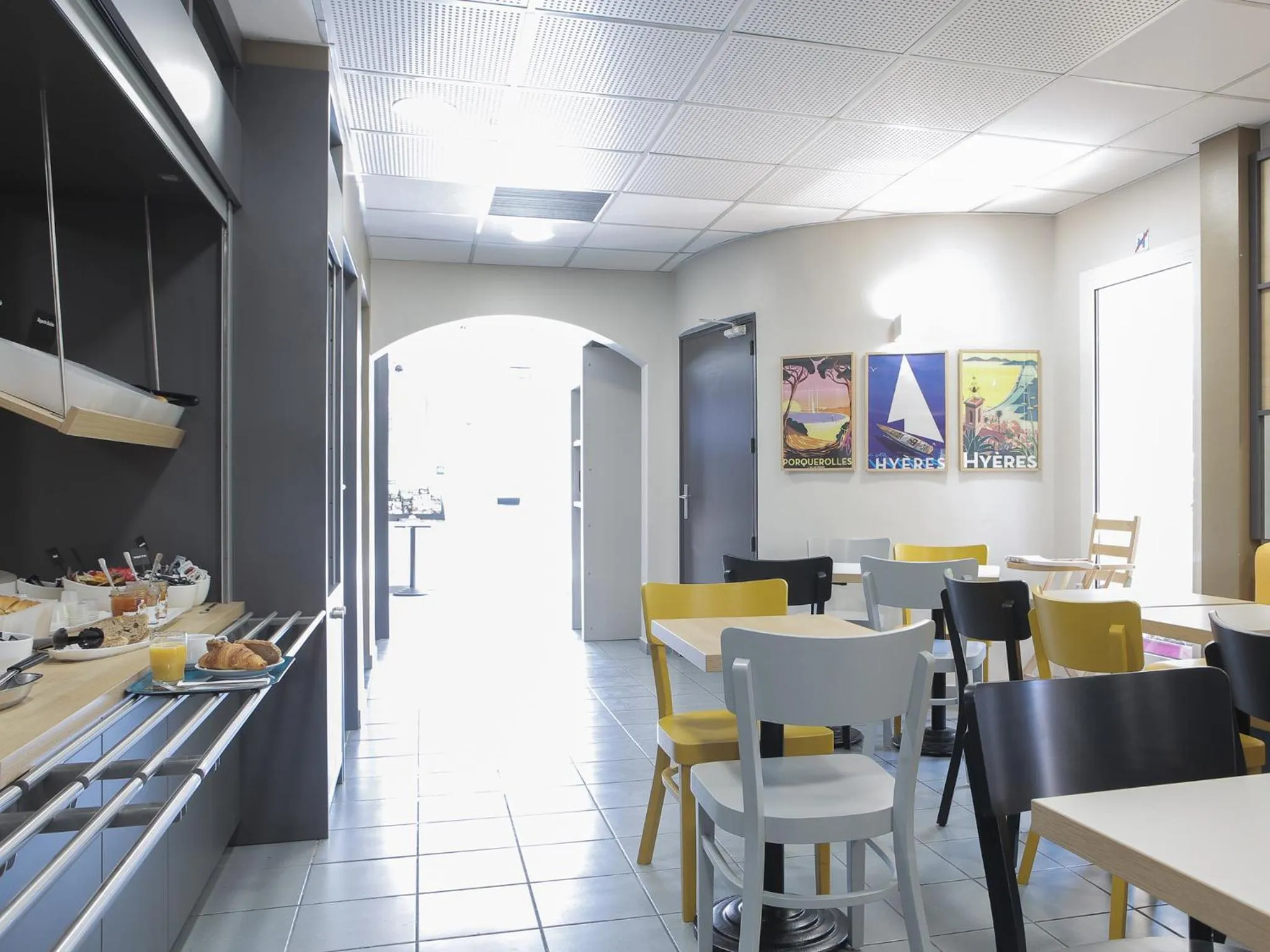 Restaurant/places to eat in B&B HOTEL Hyères