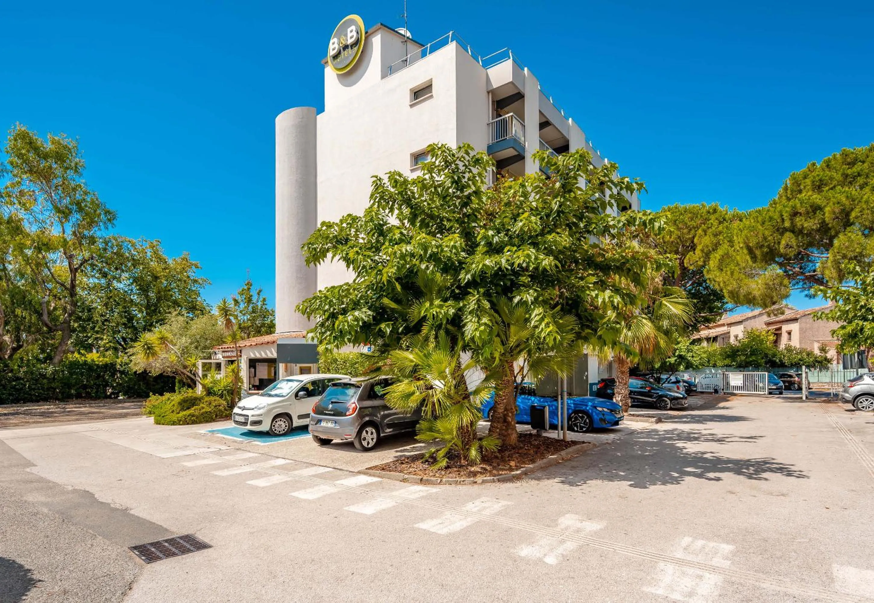 Property building in B&B HOTEL Hyères