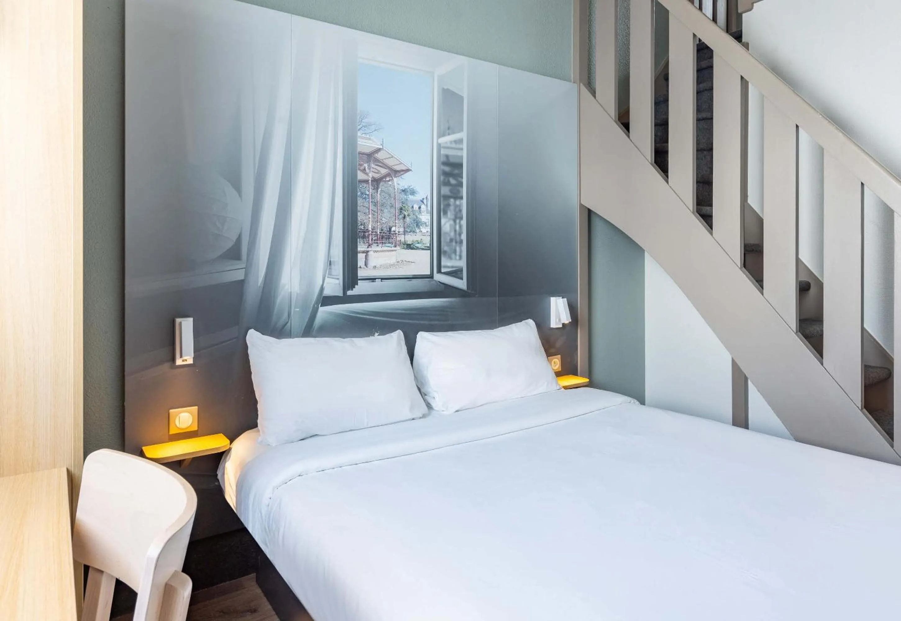 Bedroom, Bed in B&B HOTEL Rennes Sud Chantepie