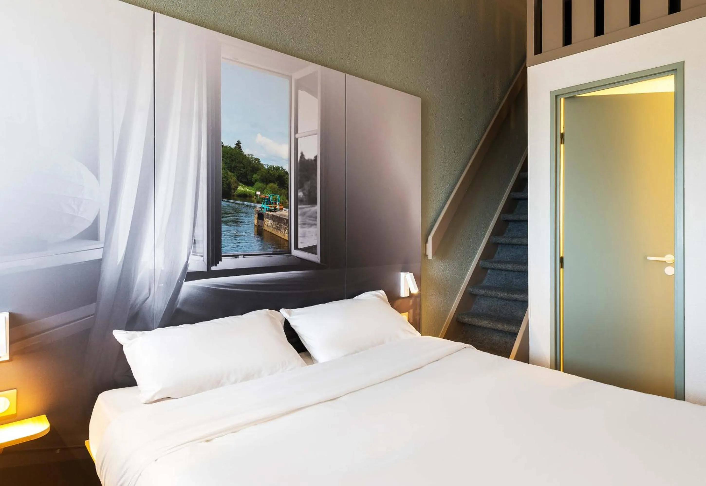 Bedroom, Bed in B&B HOTEL Laval Changé