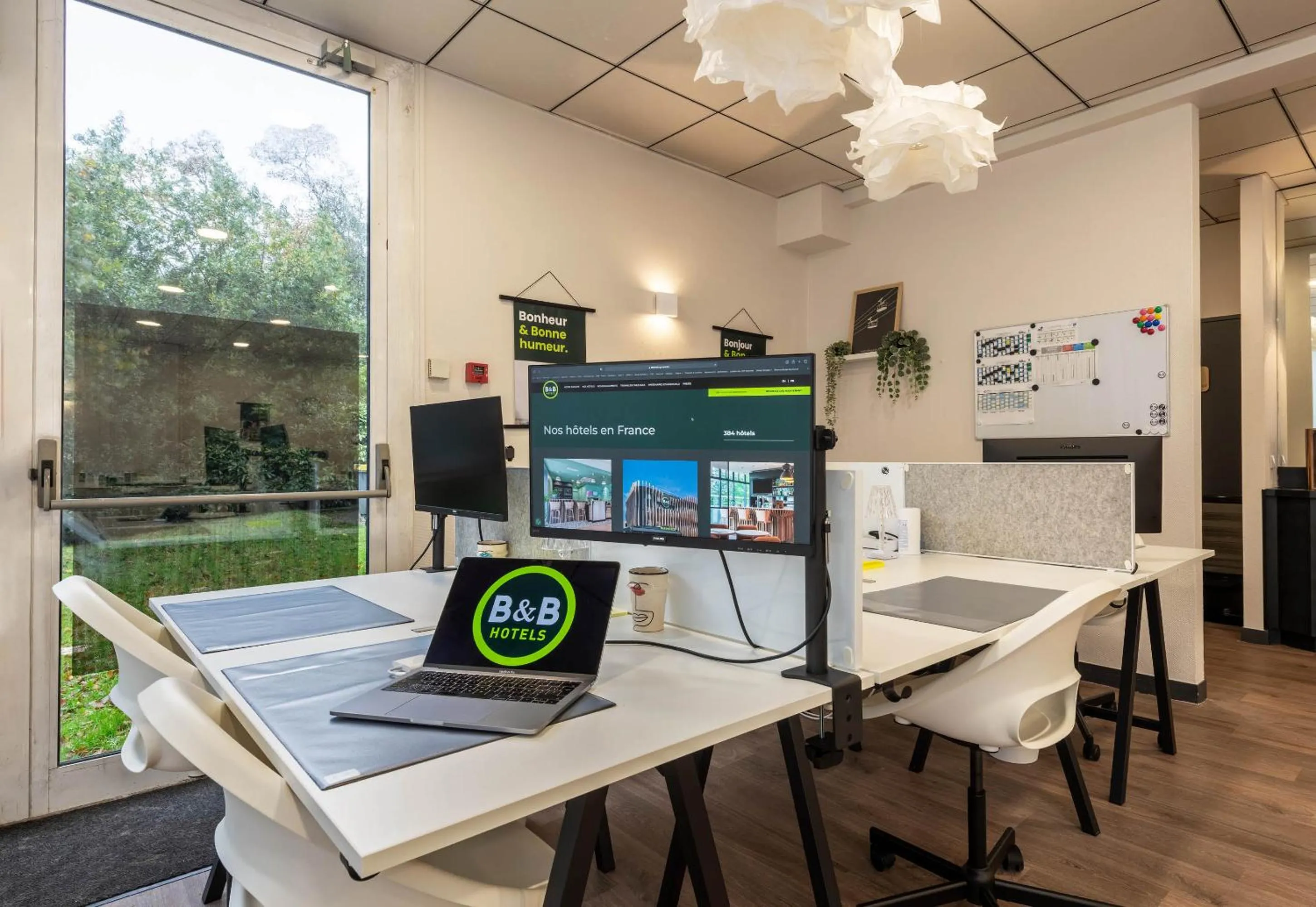 Lobby or reception in B&B HOTEL Brest Port du Moulin Blanc