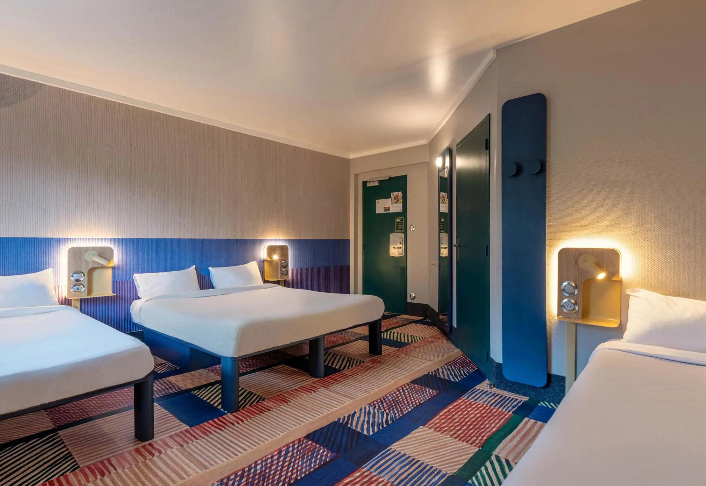 Bedroom, Bed in B&B HOTEL Brest Port du Moulin Blanc