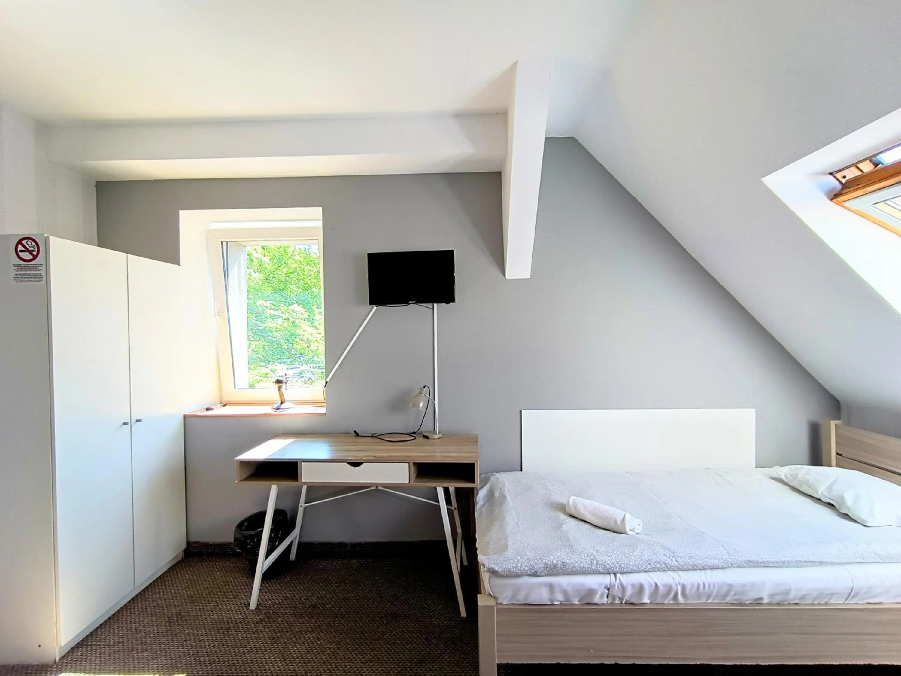 Bed in Fitness Hostel - darmowy parking