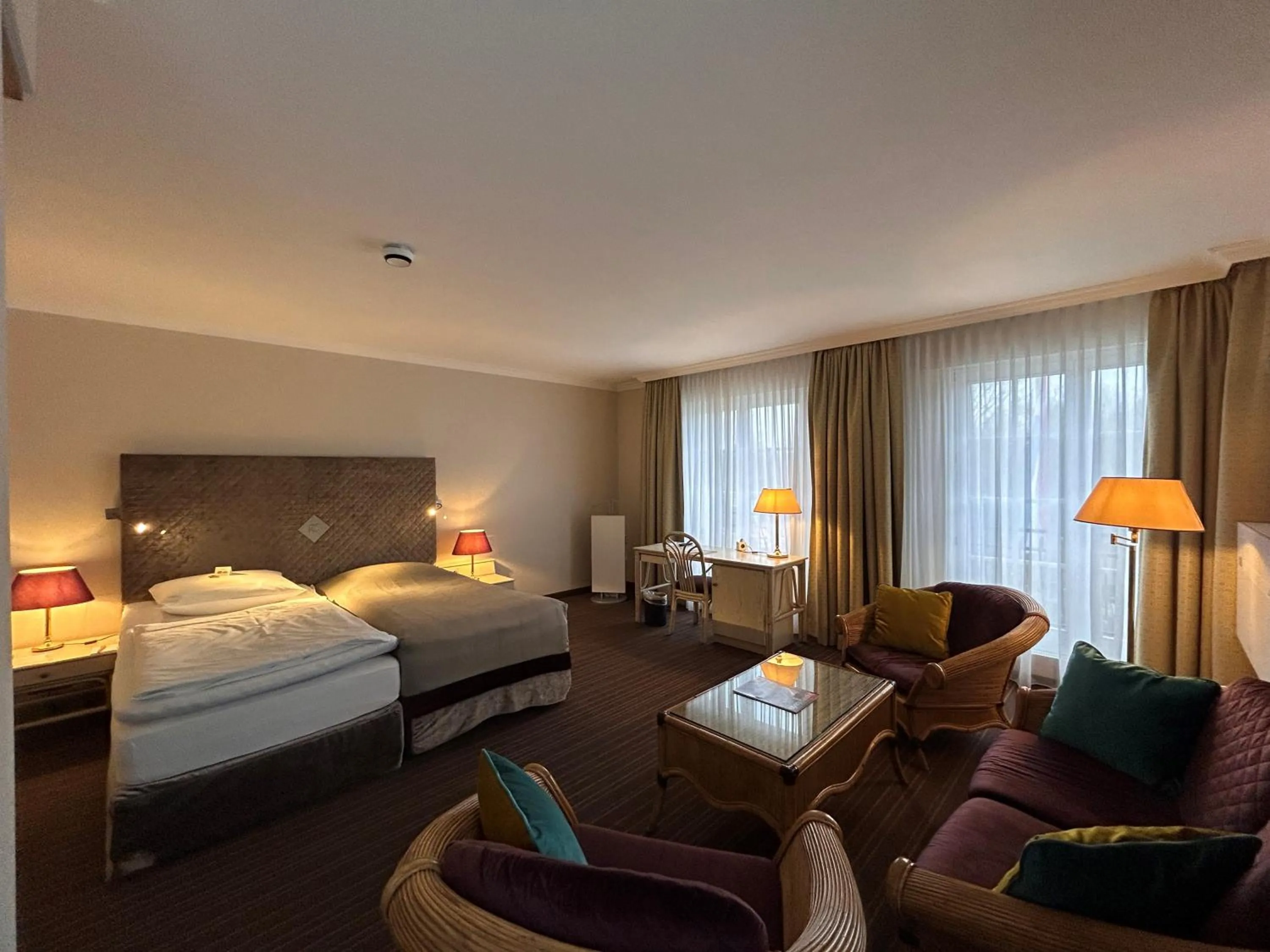 Photo of the whole room, Bed in Hotel "Schloss Friedestrom"