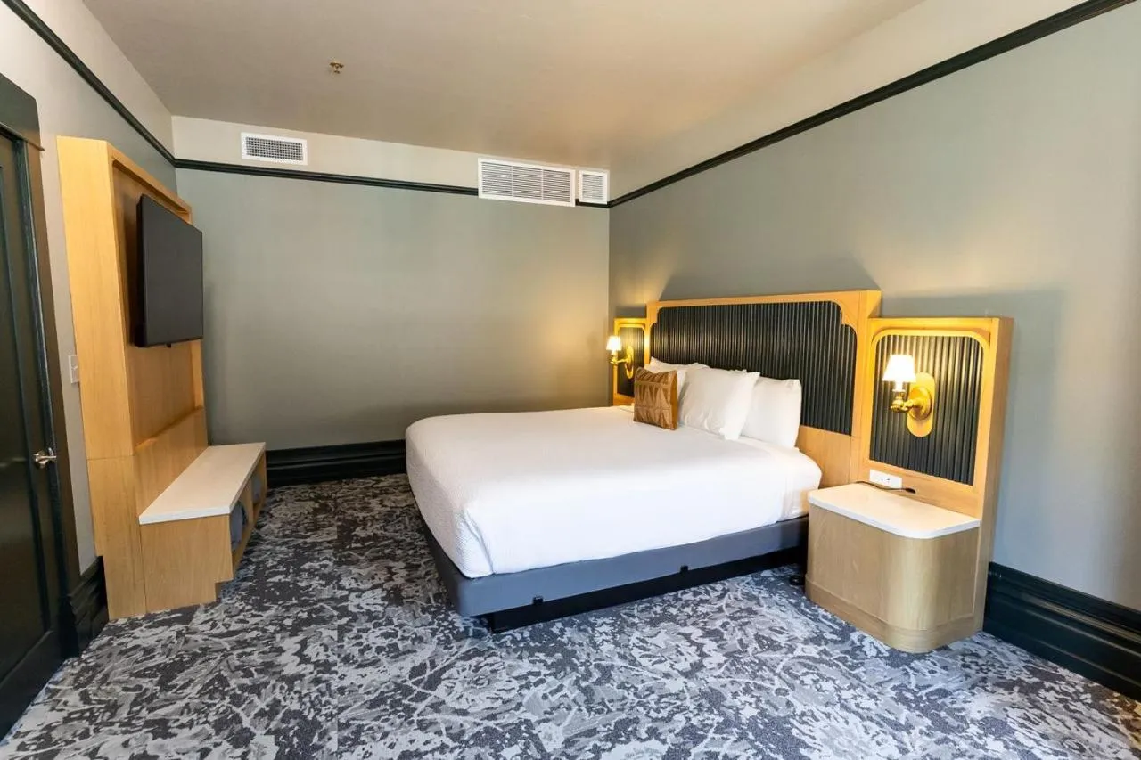 Bed in Historic Franklin Hotel
