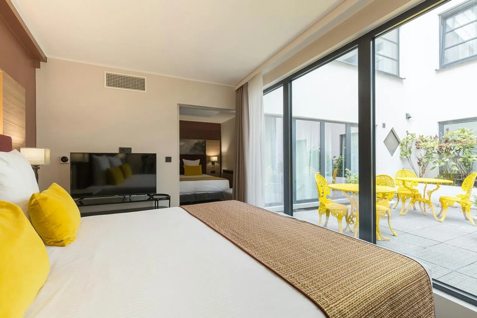 Photo of the whole room, Bed in Leonardo Hotel Antwerpen