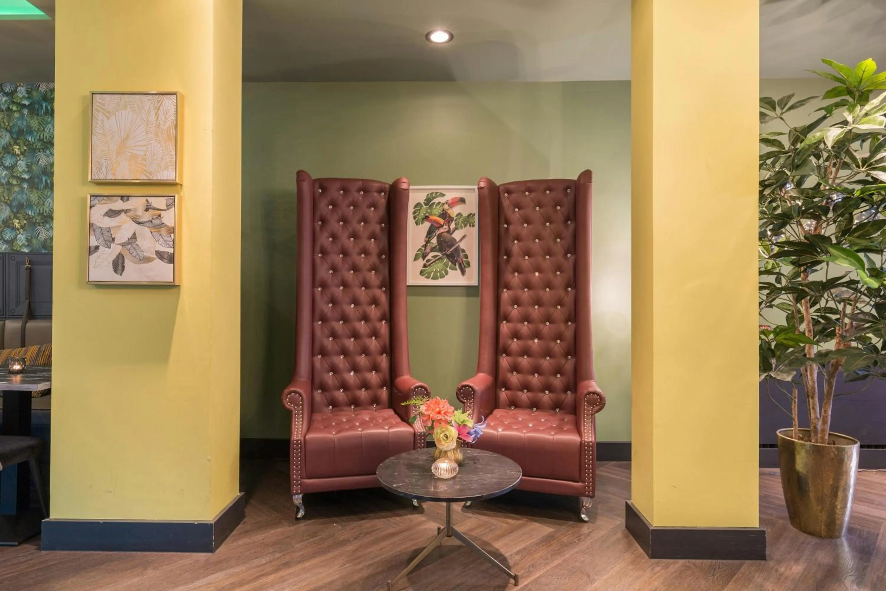 Lobby or reception in Leonardo Hotel Antwerpen