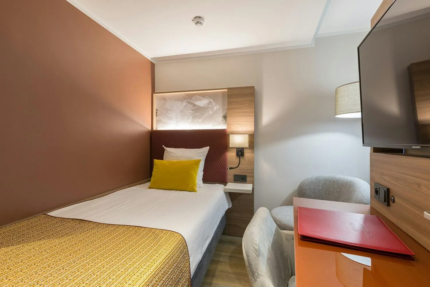 Photo of the whole room, Bed in Leonardo Hotel Antwerpen