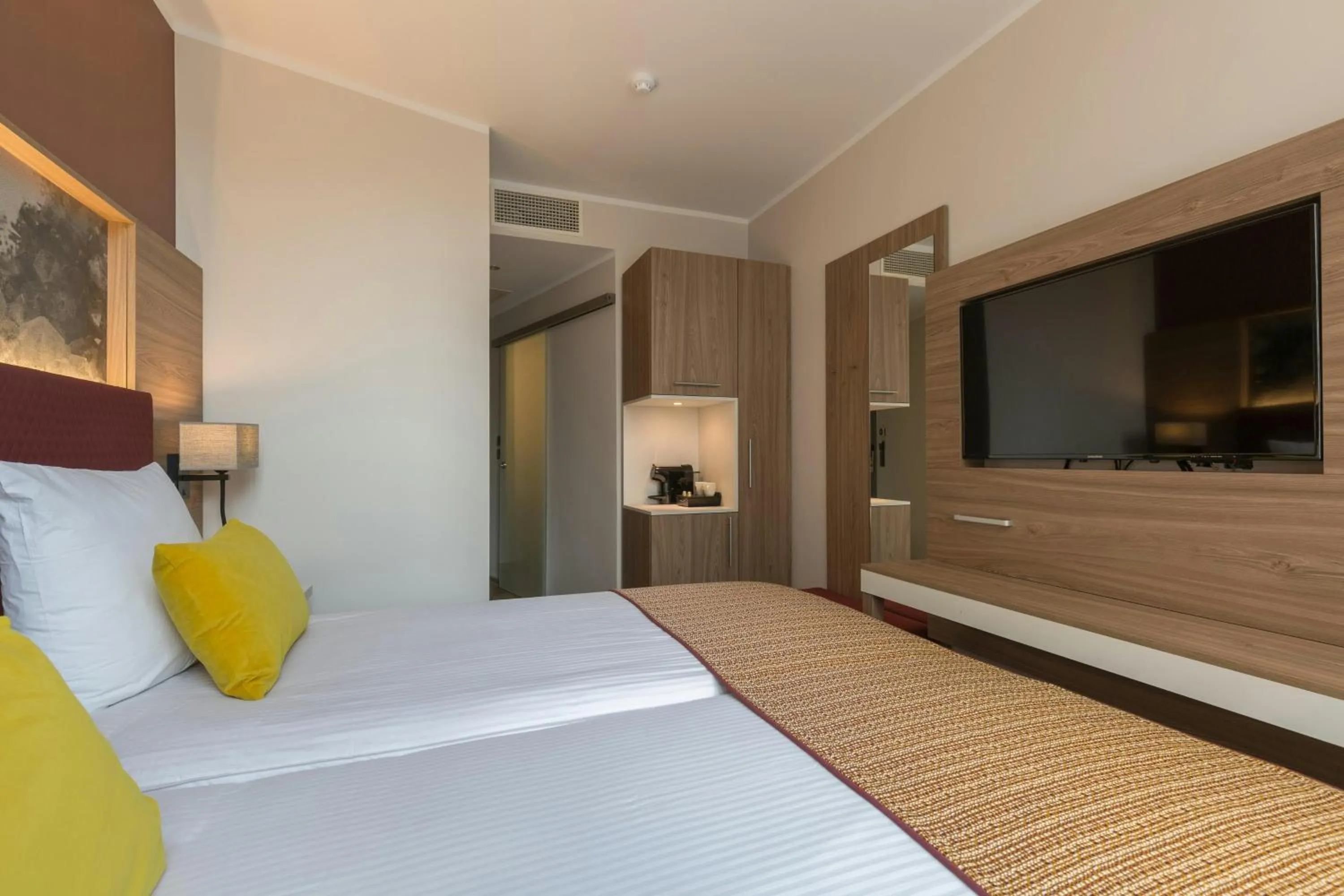 Photo of the whole room, Bed in Leonardo Hotel Antwerpen