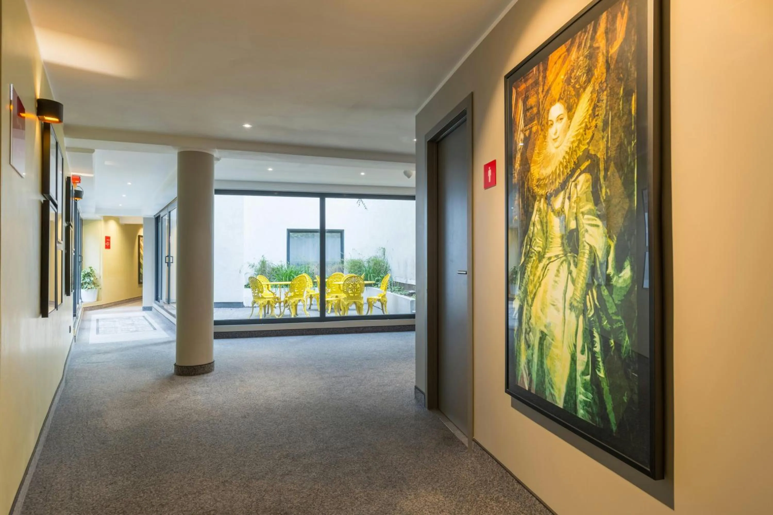 Decorative detail in Leonardo Hotel Antwerpen