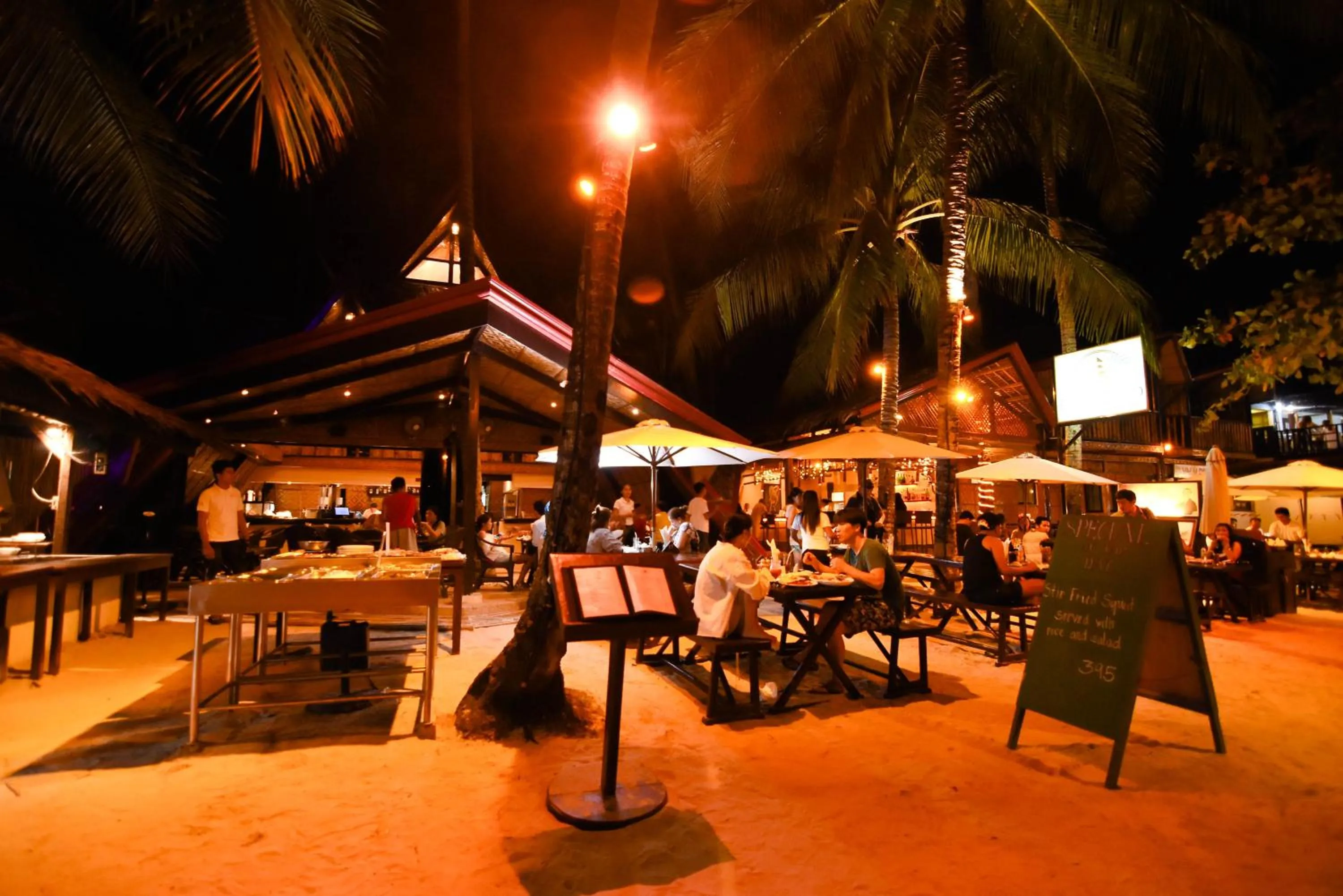 Restaurant/places to eat in Pyramid Resort