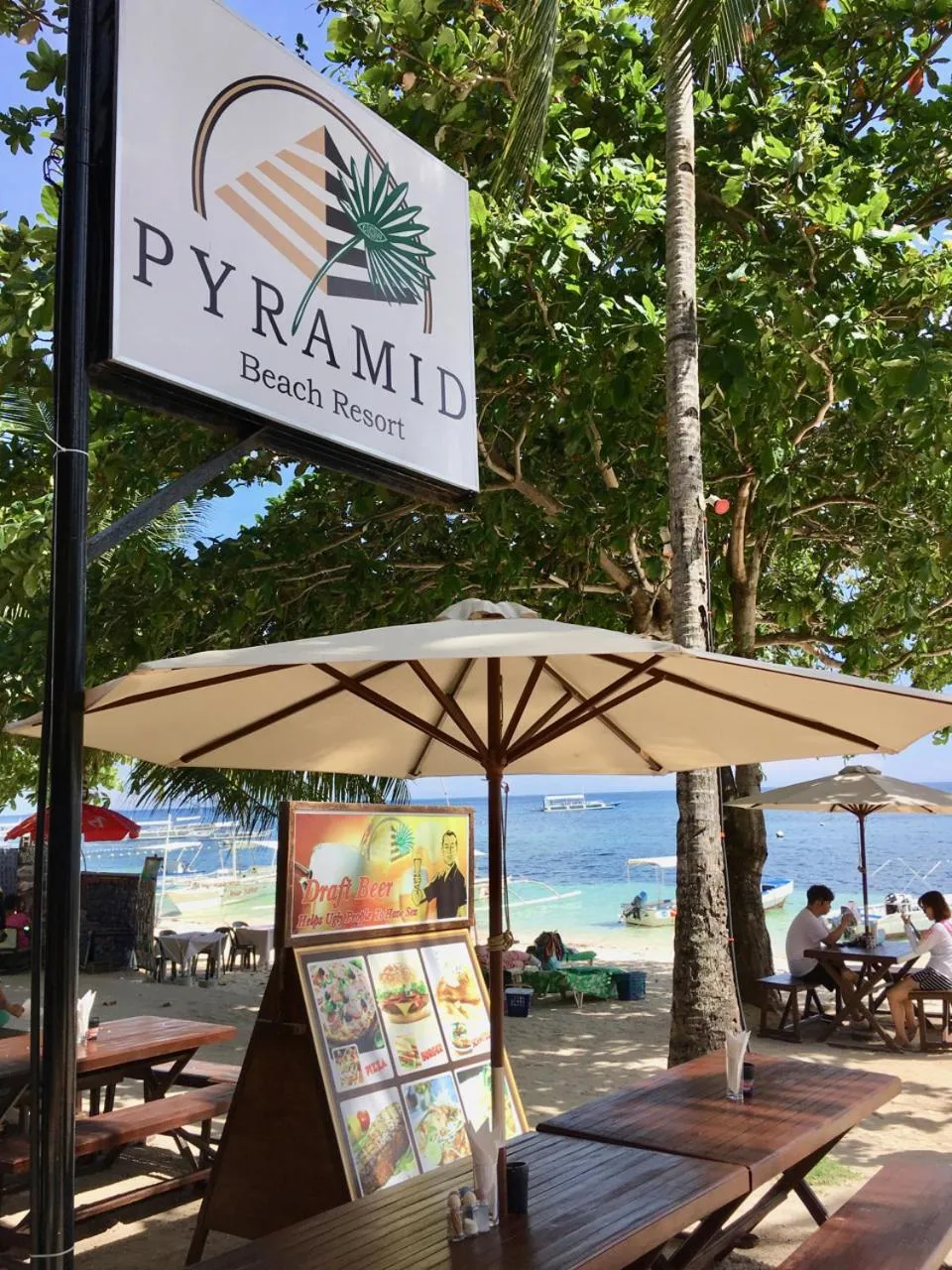 Restaurant/places to eat in Pyramid Resort