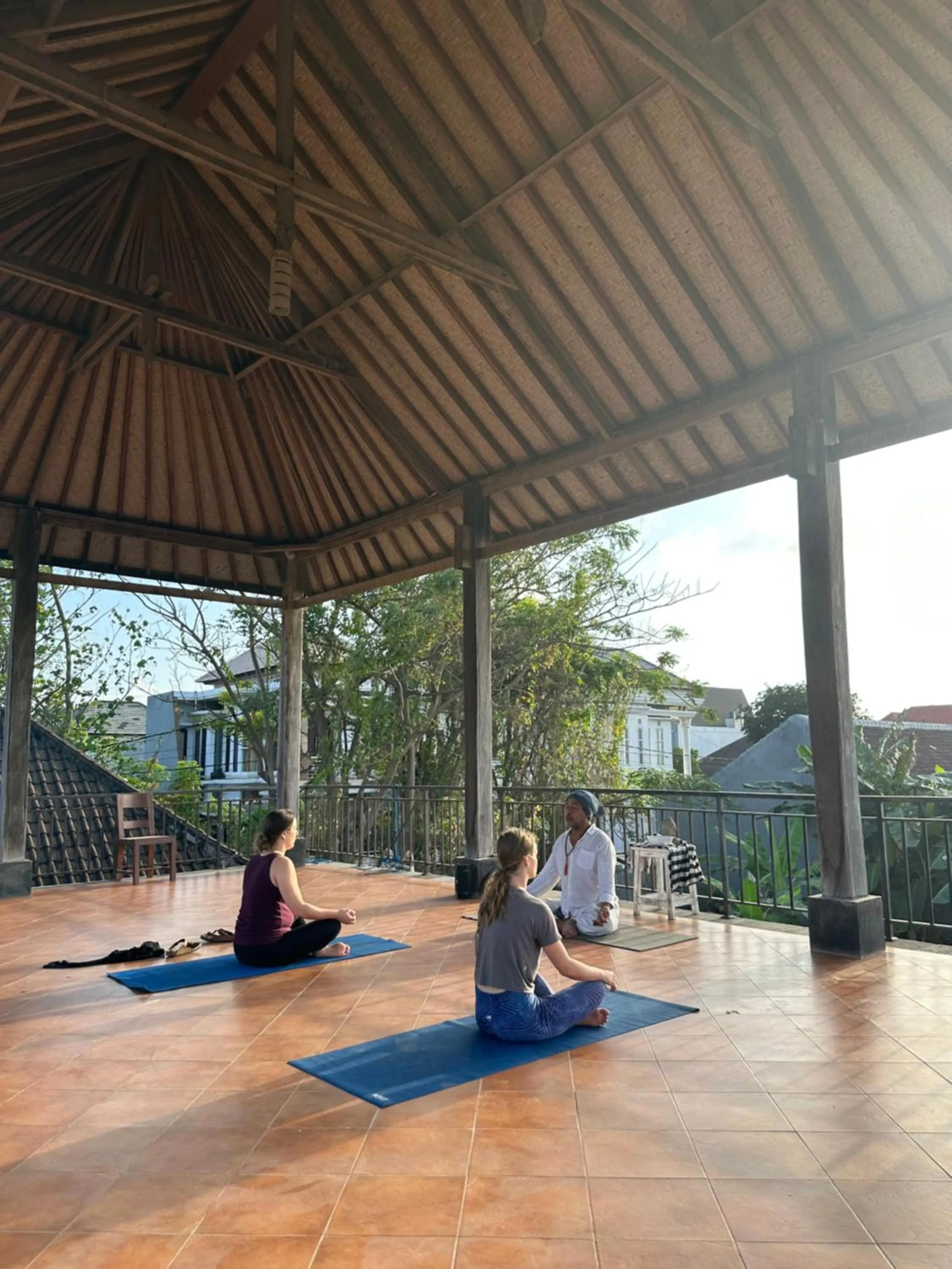 People in Diuma residence yoga meditation retreat and healing Center