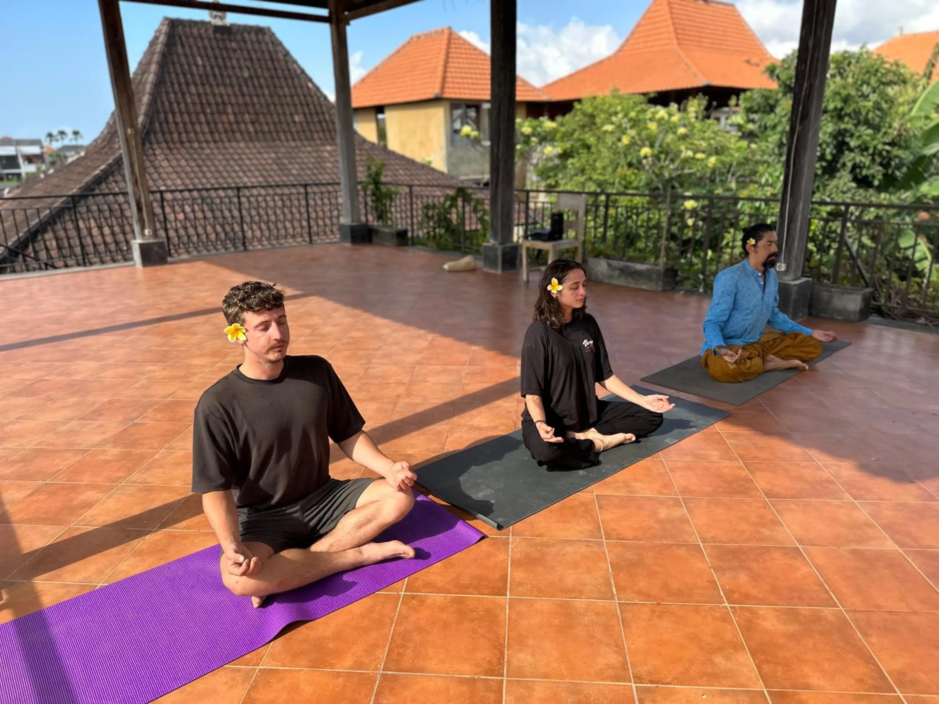 People in Diuma residence yoga meditation retreat and healing Center