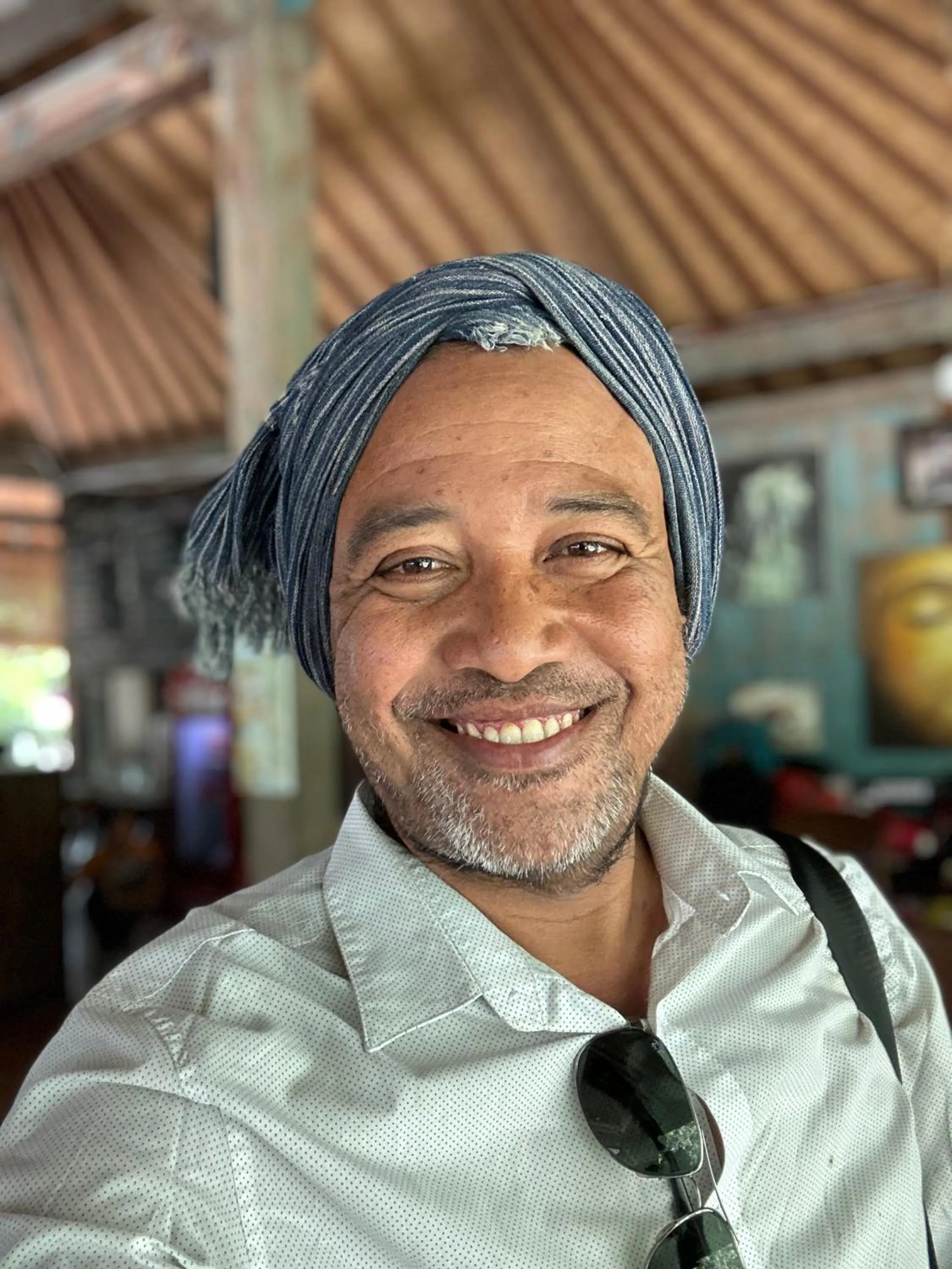 People in Diuma residence yoga meditation retreat and healing Center