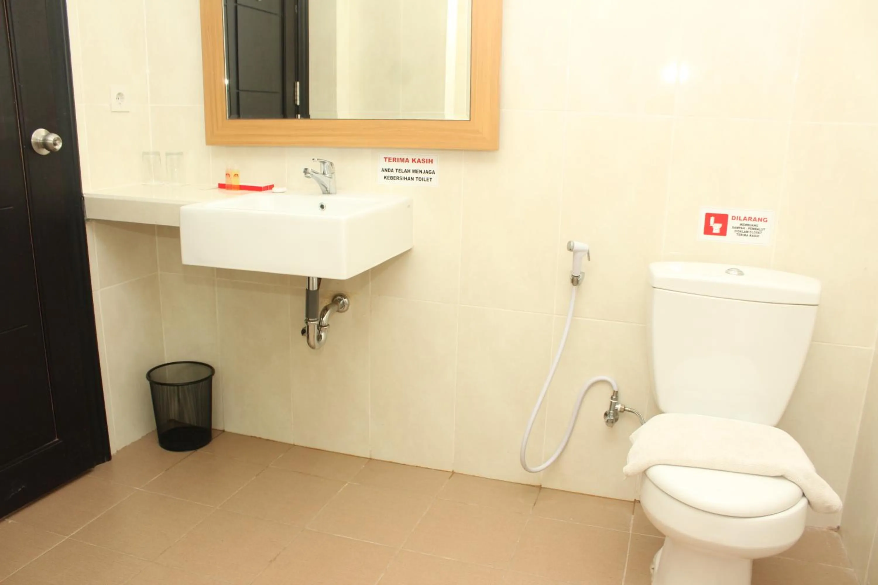 Bathroom in Naka Hotel Kupang