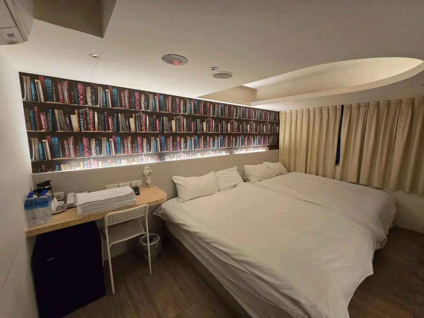 Quadruple Room with Bathroom in Honey Prince Quadruple Room with Bathroom in Honey Prince