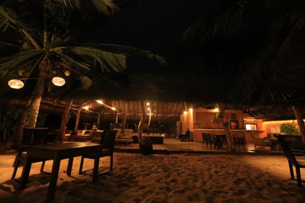 Restaurant/places to eat in Mangrove Beach Cabana