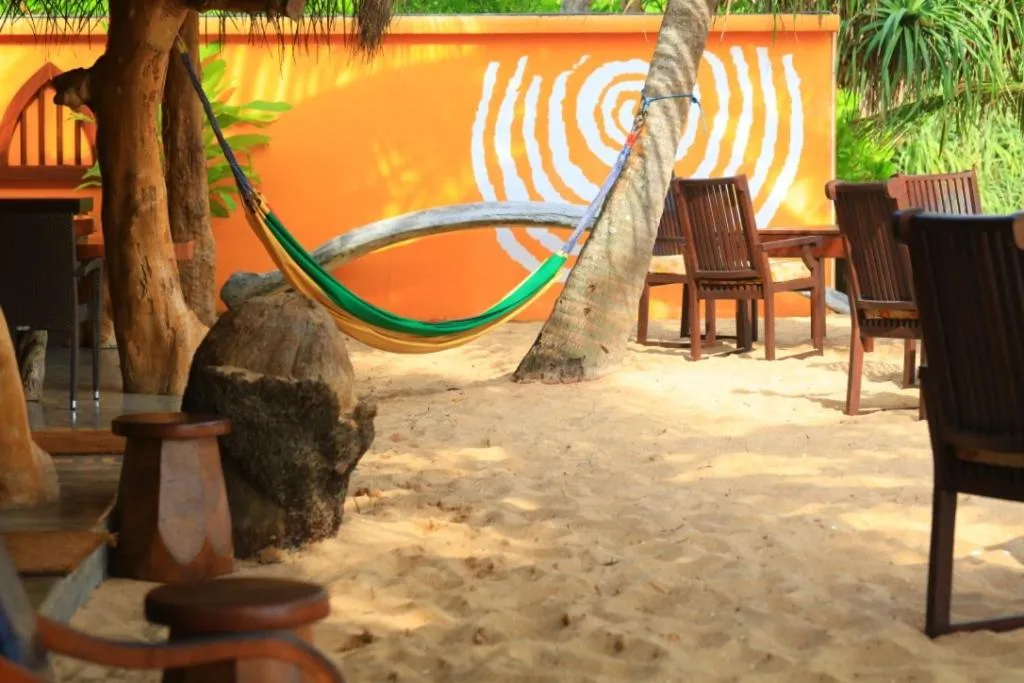 Restaurant/places to eat in Mangrove Beach Cabana
