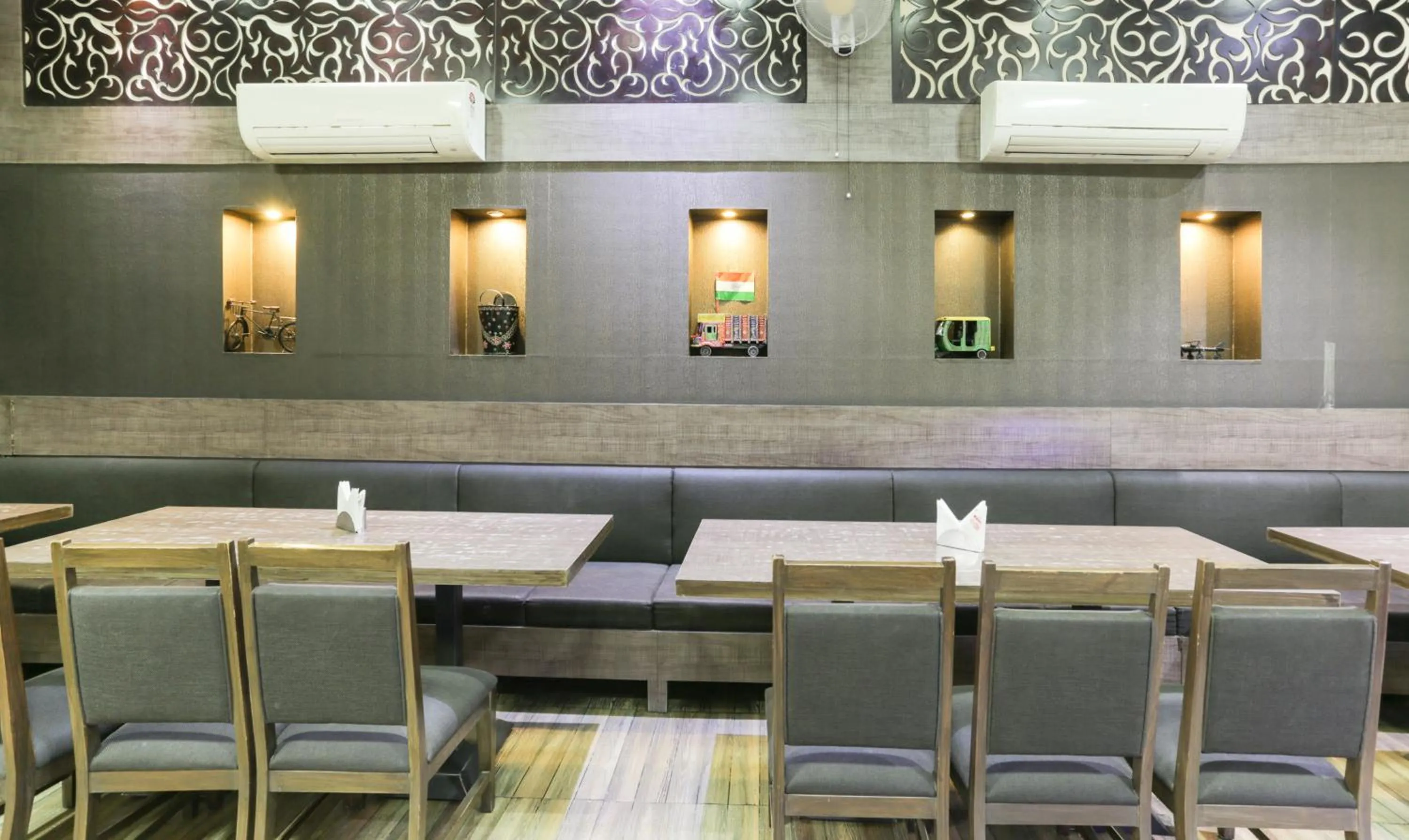 Restaurant/places to eat in Treebo Bliss