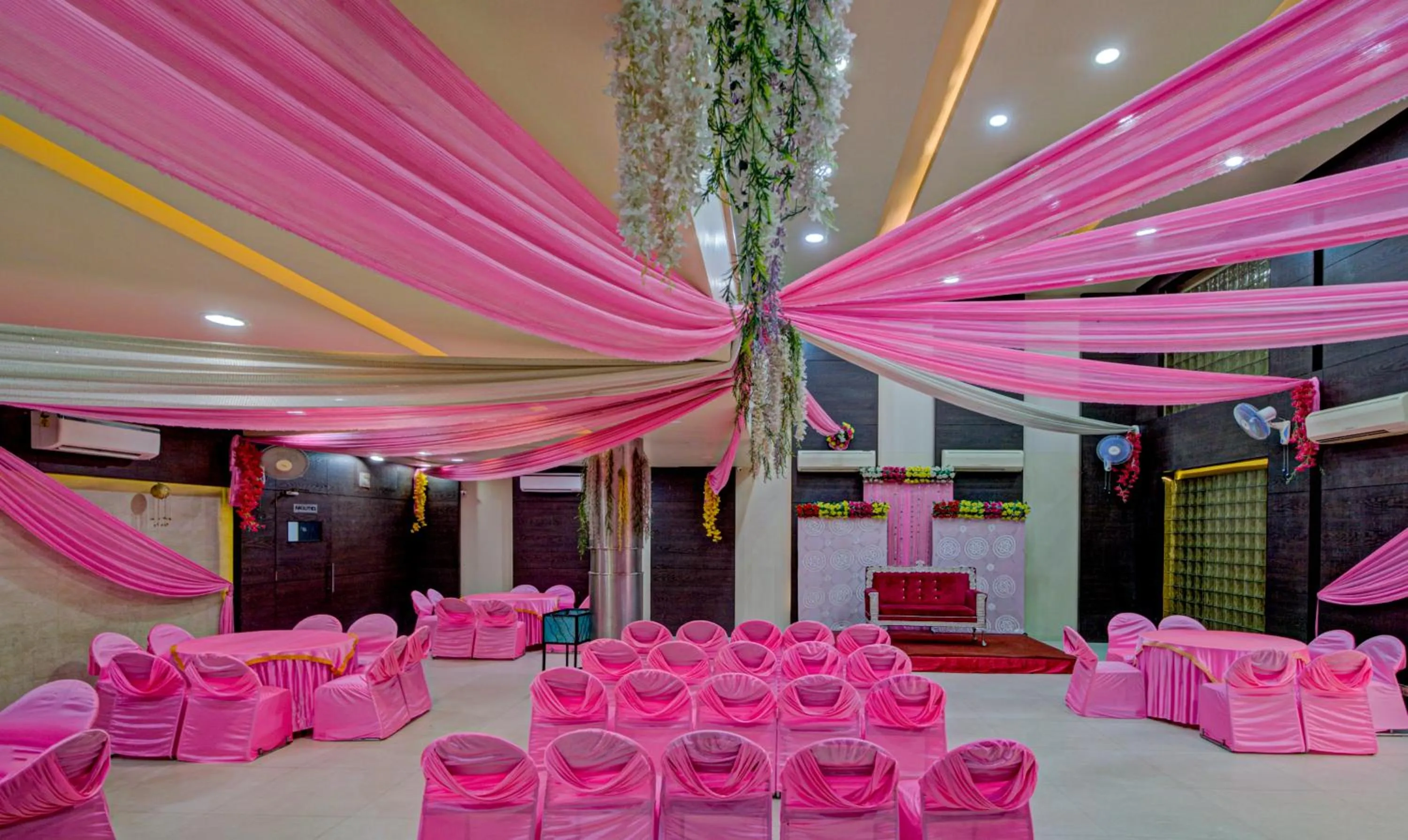 Banquet/Function facilities in Treebo Bliss