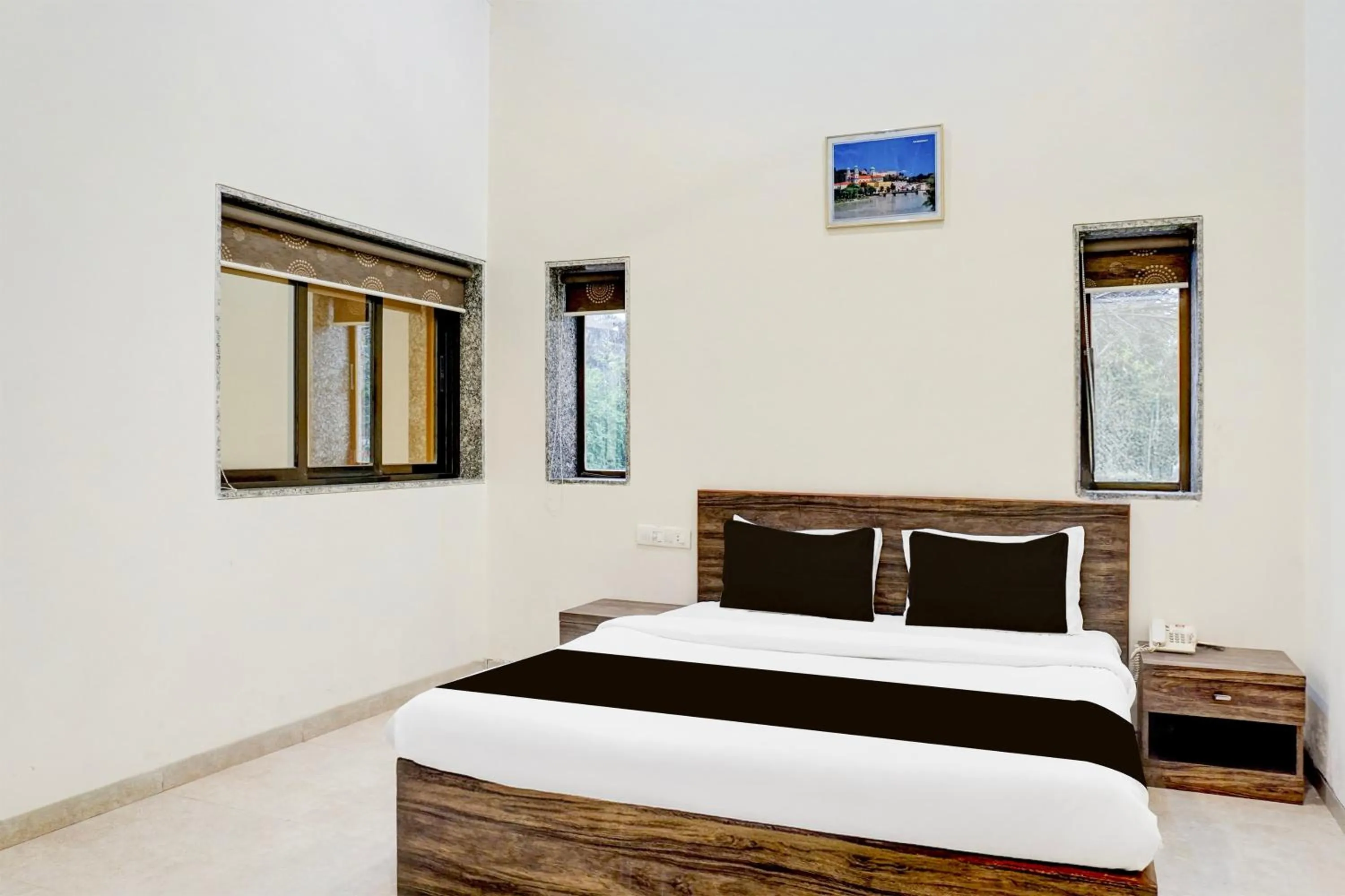 Bedroom, Bed in Hotel O Ambassador Hotel Panchgani