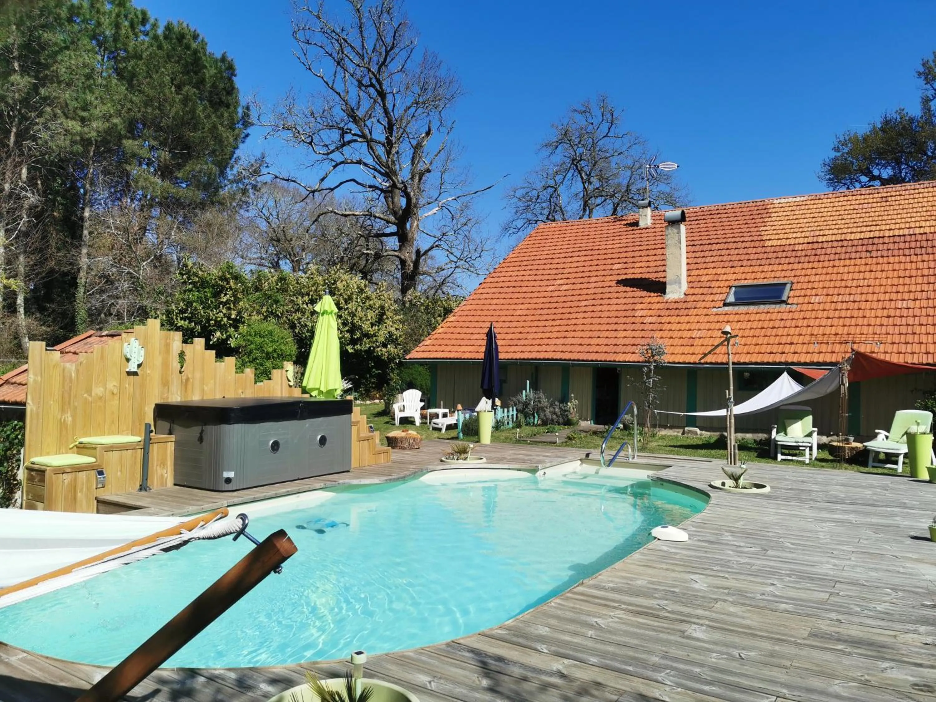 Hot Tub in Les Hôtes Landes