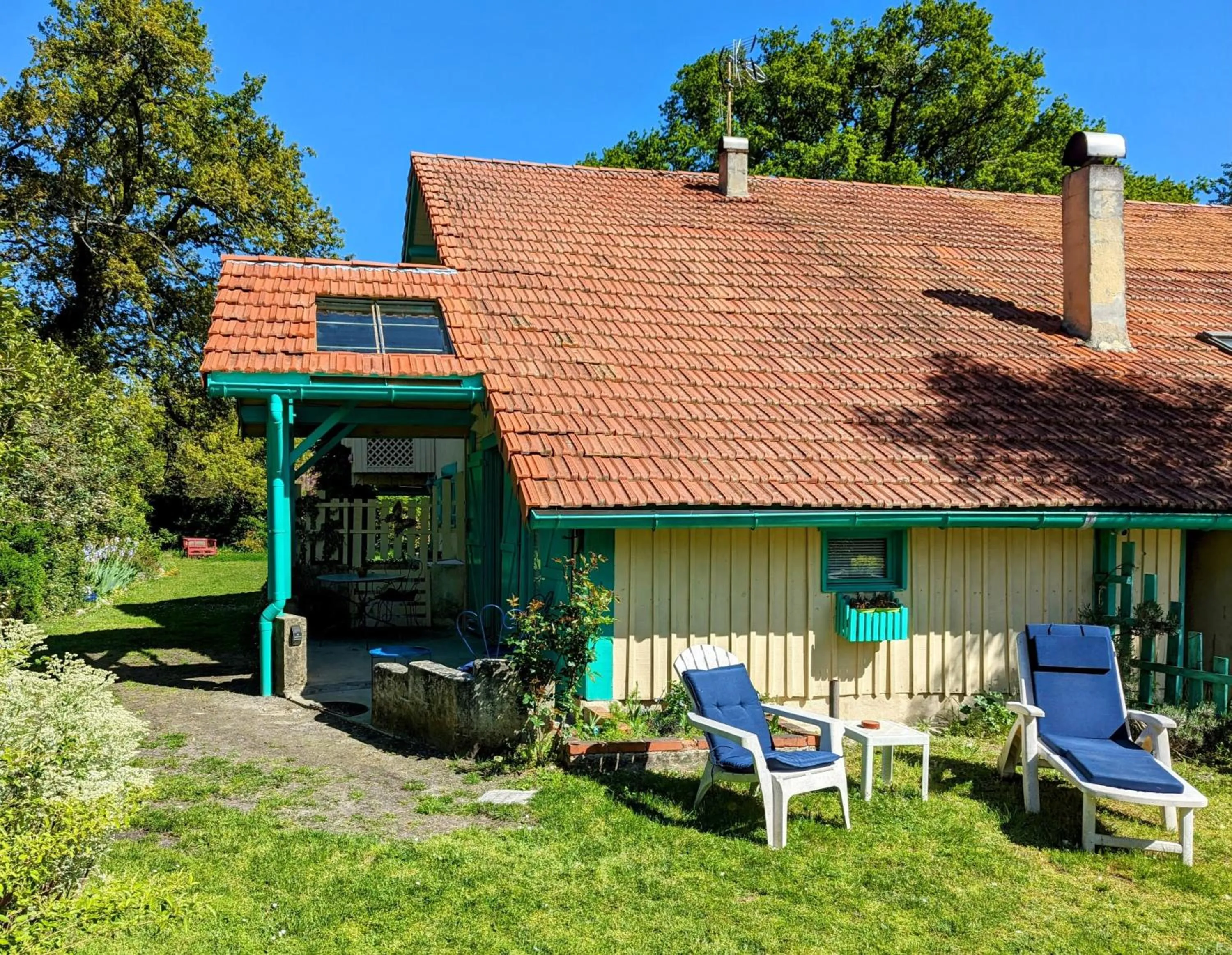 Property building in Les Hôtes Landes