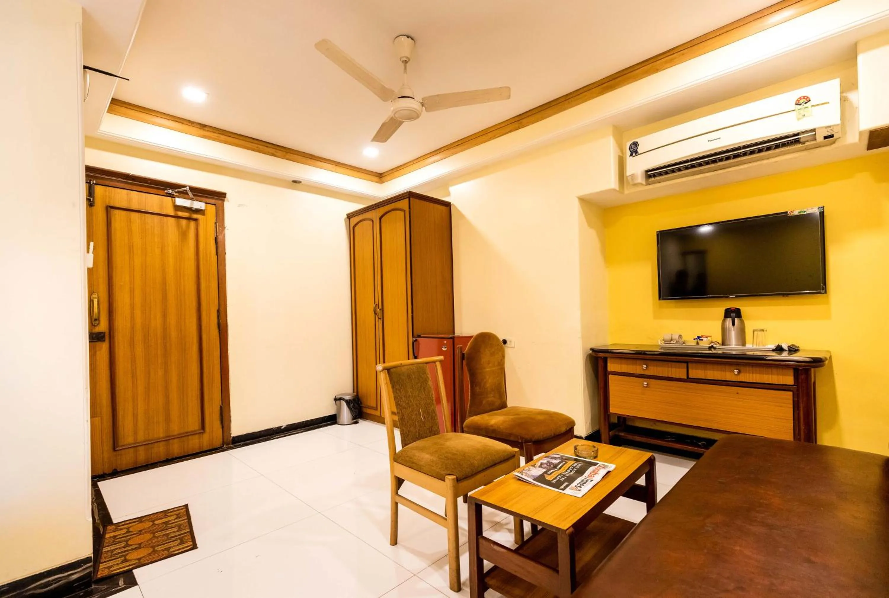 Bedroom in Hotel Parklane