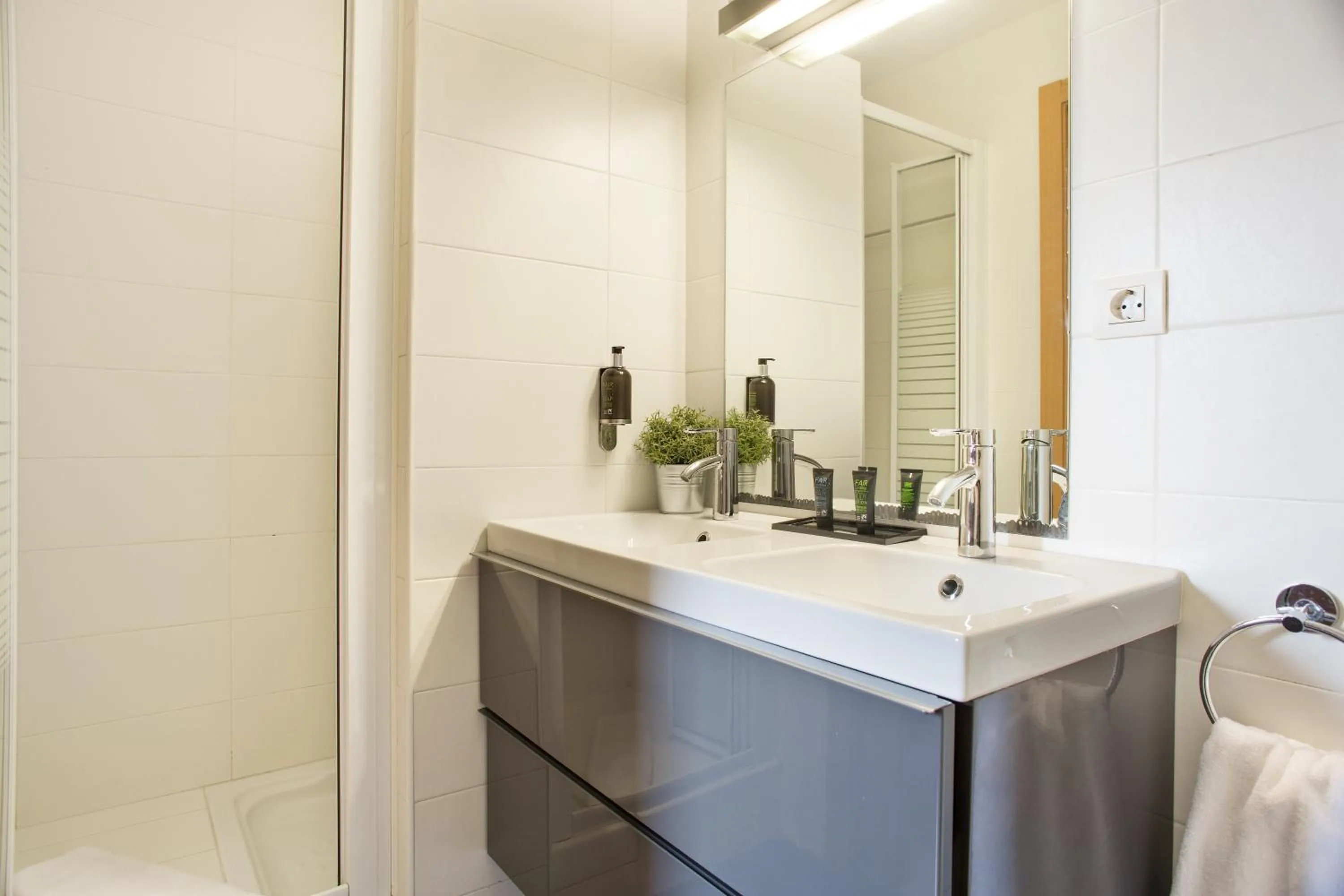 Bathroom in Bonavista Apartments - Pedrera