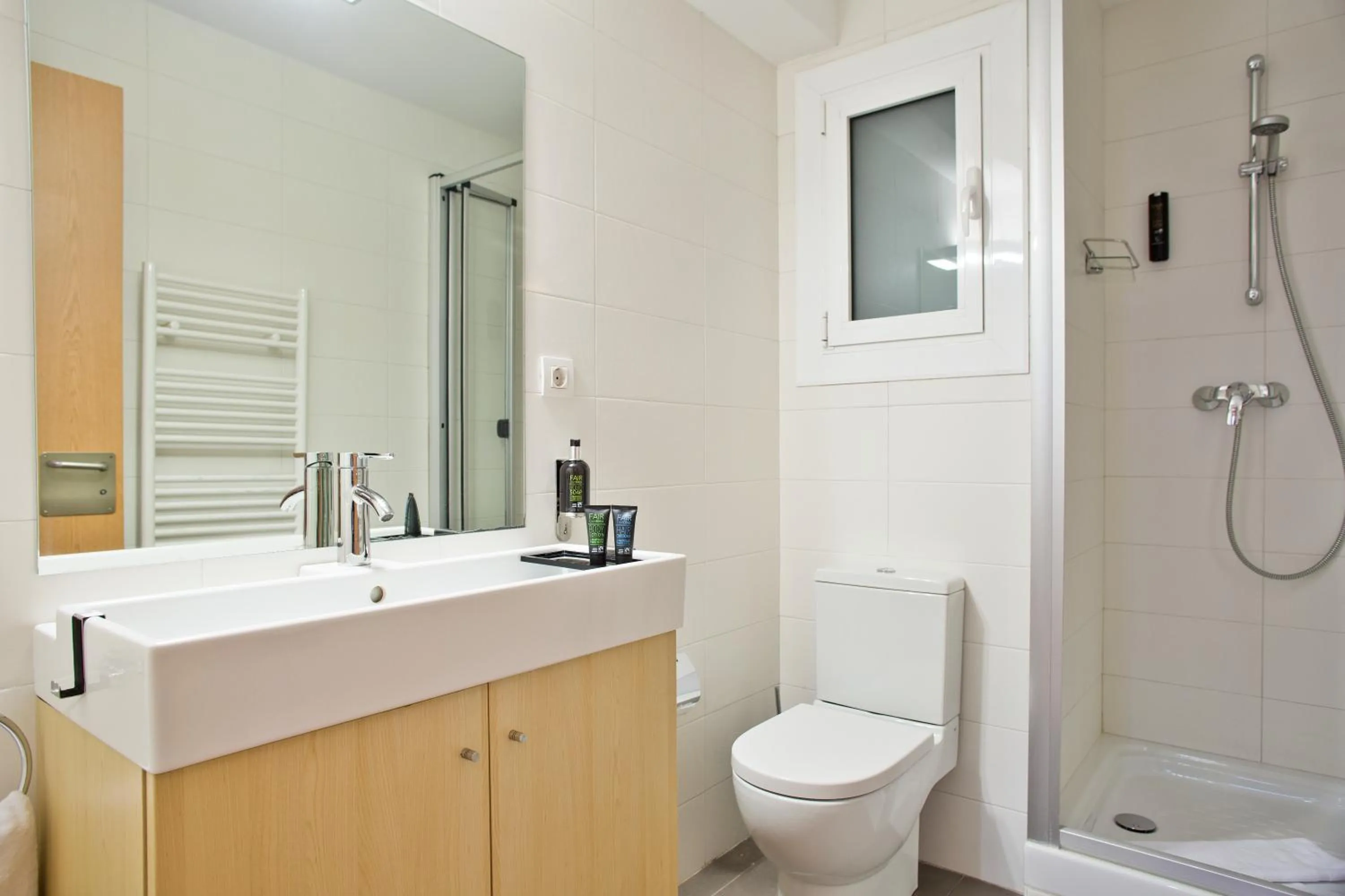 Shower in Bonavista Apartments - Pedrera