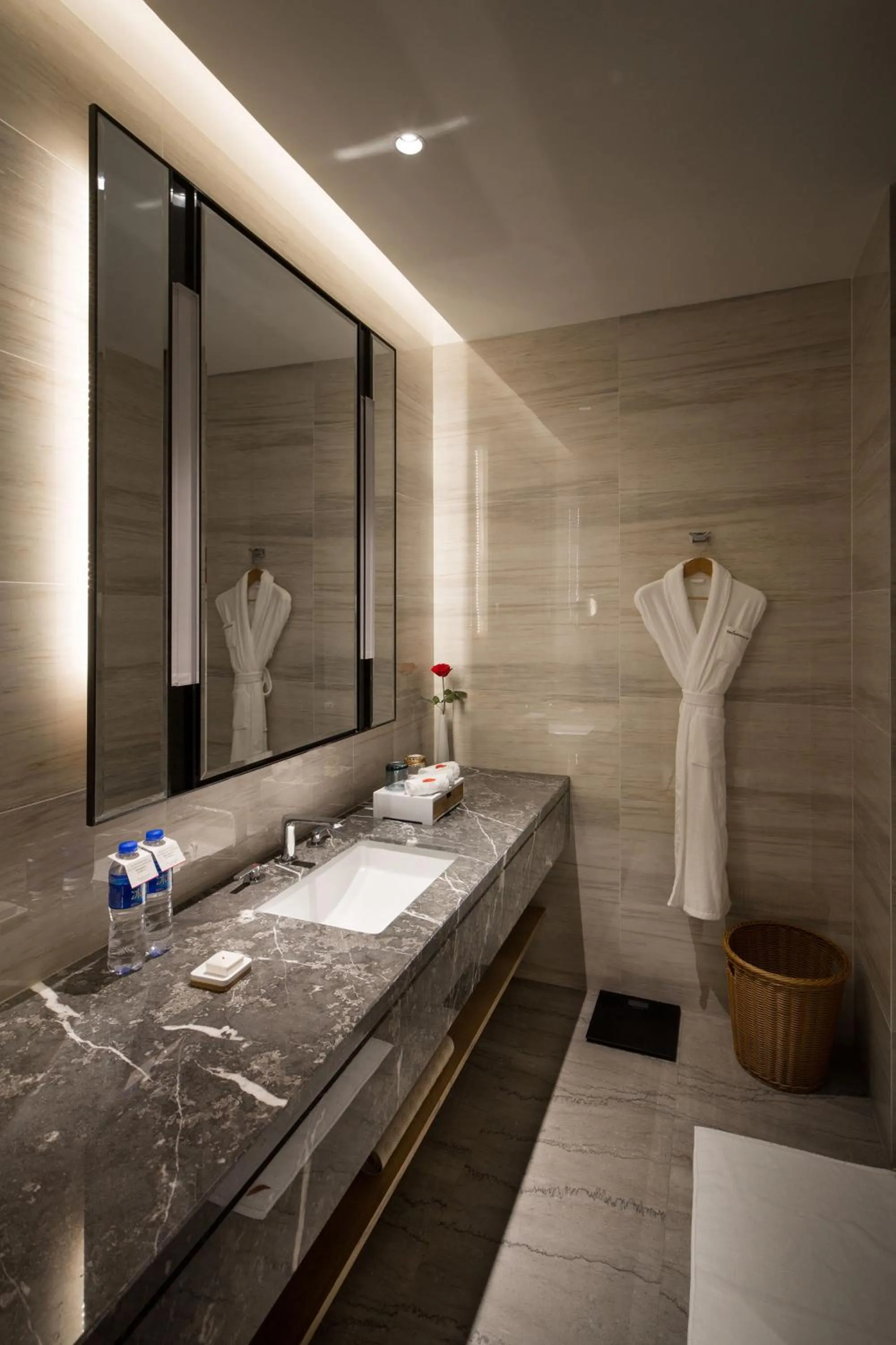 Toilet in Swisstouches Guangzhou Hotel Residences