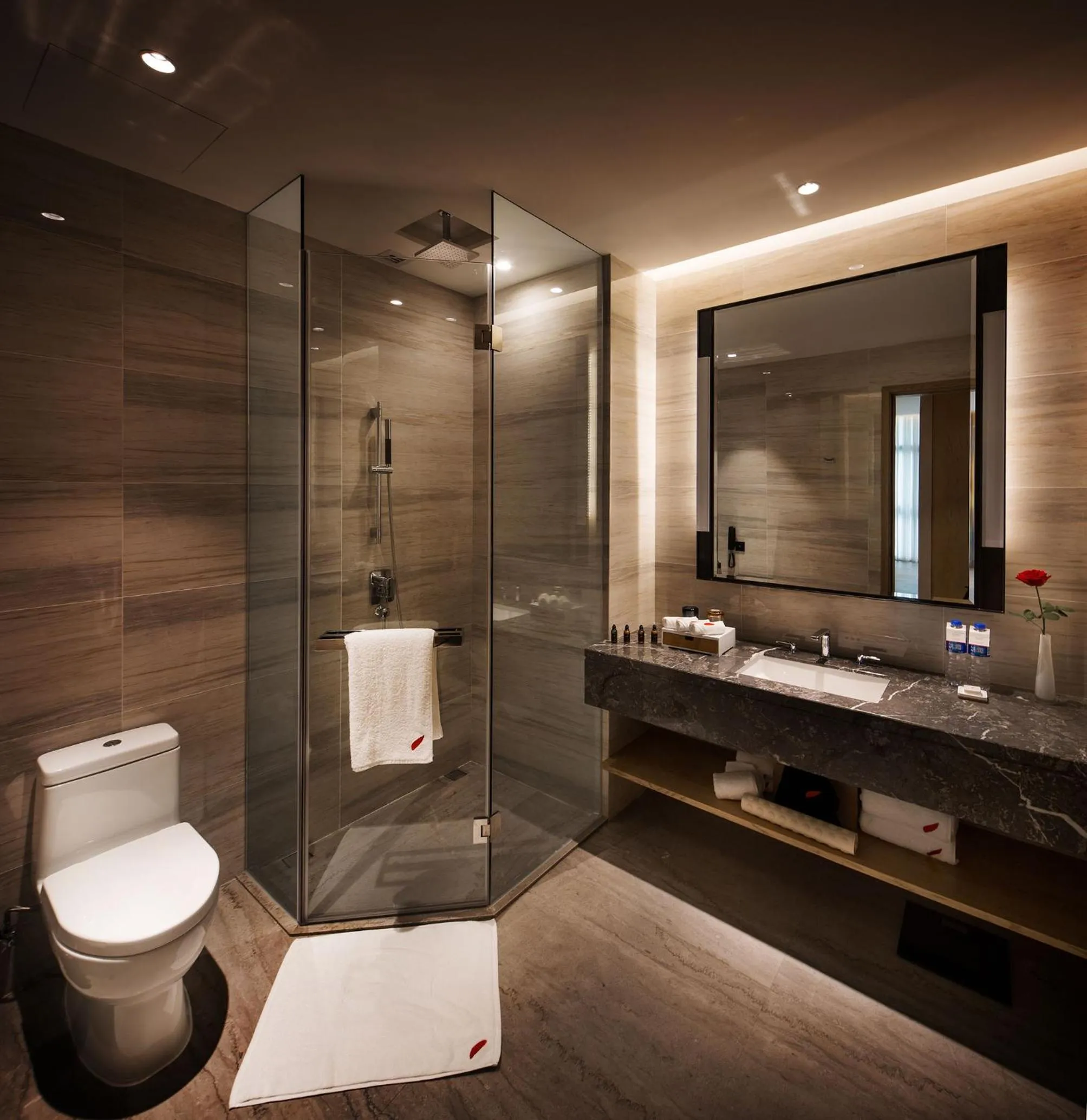 Shower in Swisstouches Guangzhou Hotel Residences