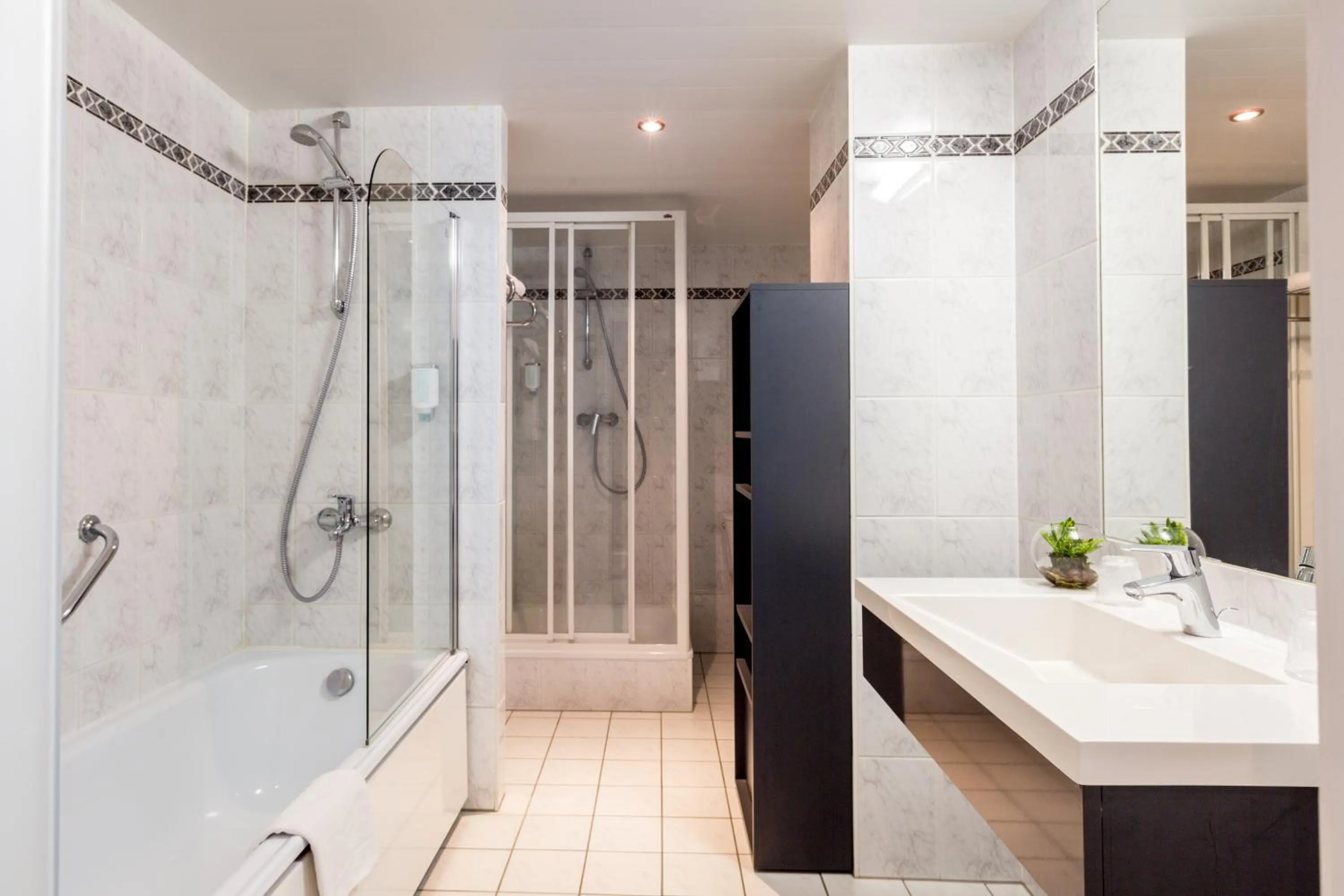 Shower in Thon Hotel Brussels City Centre