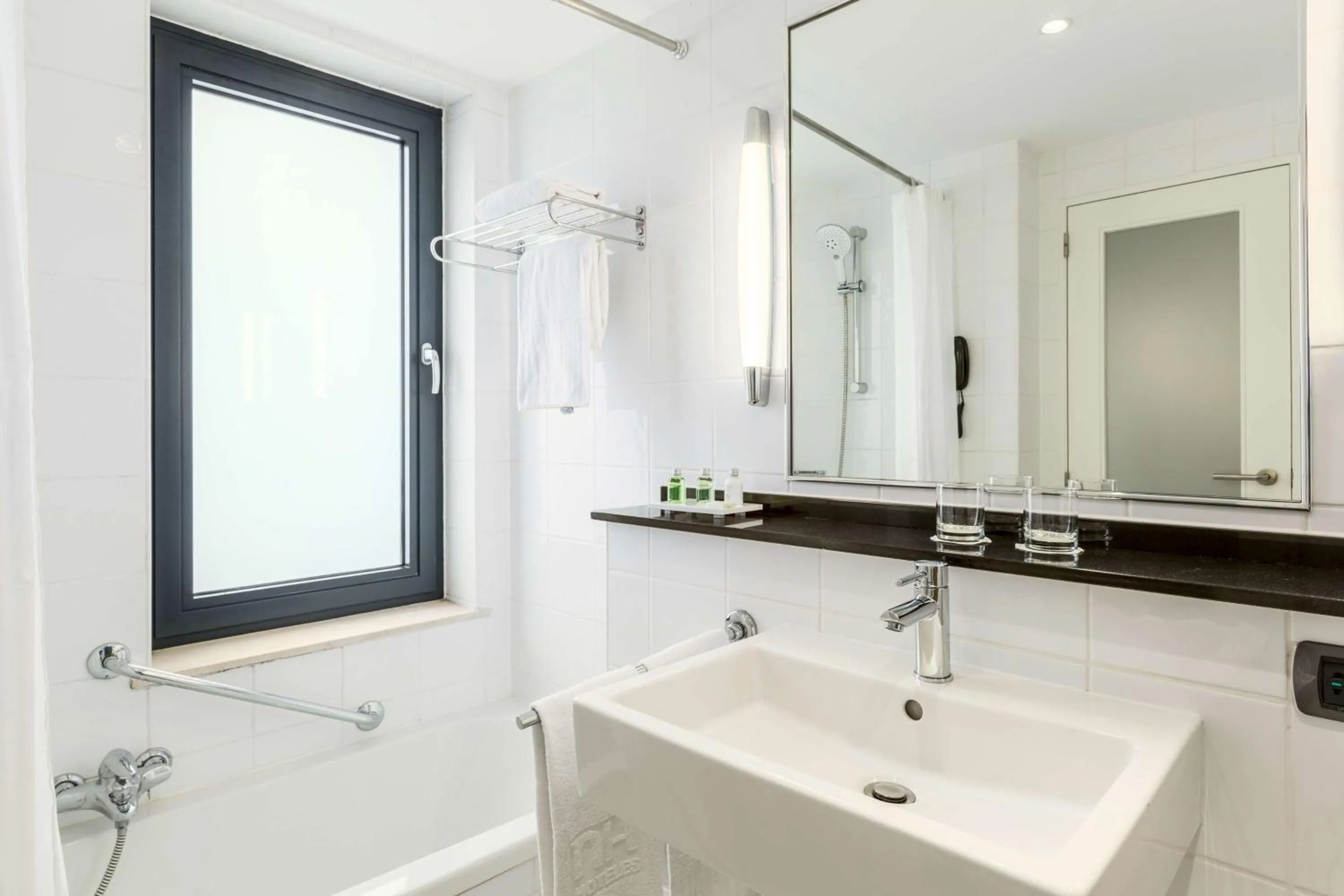 Bathroom in NH Brussels Grand Place Arenberg