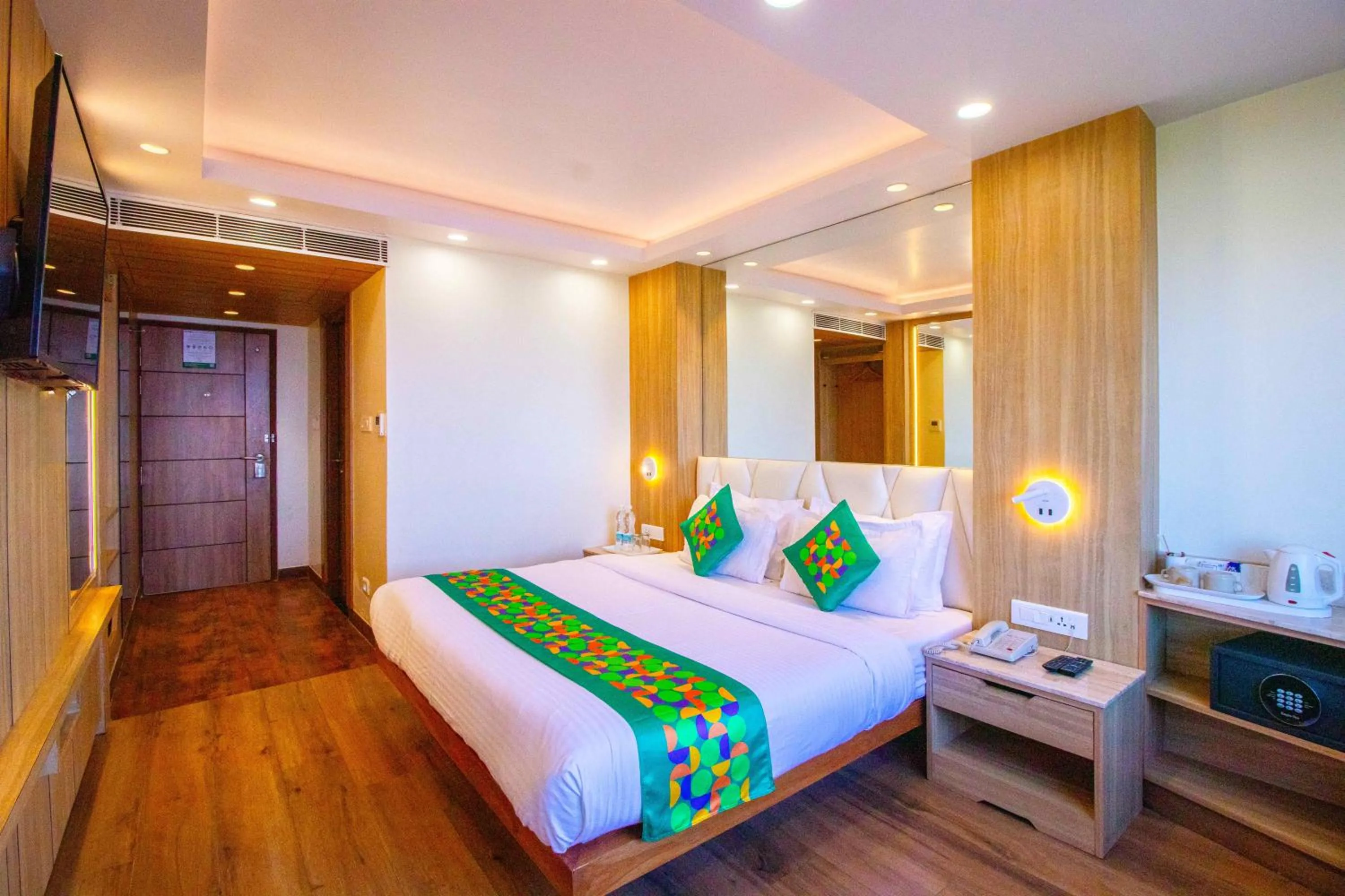 Bedroom, Bed in Treebo Varuna With Mountain View, Mall Road