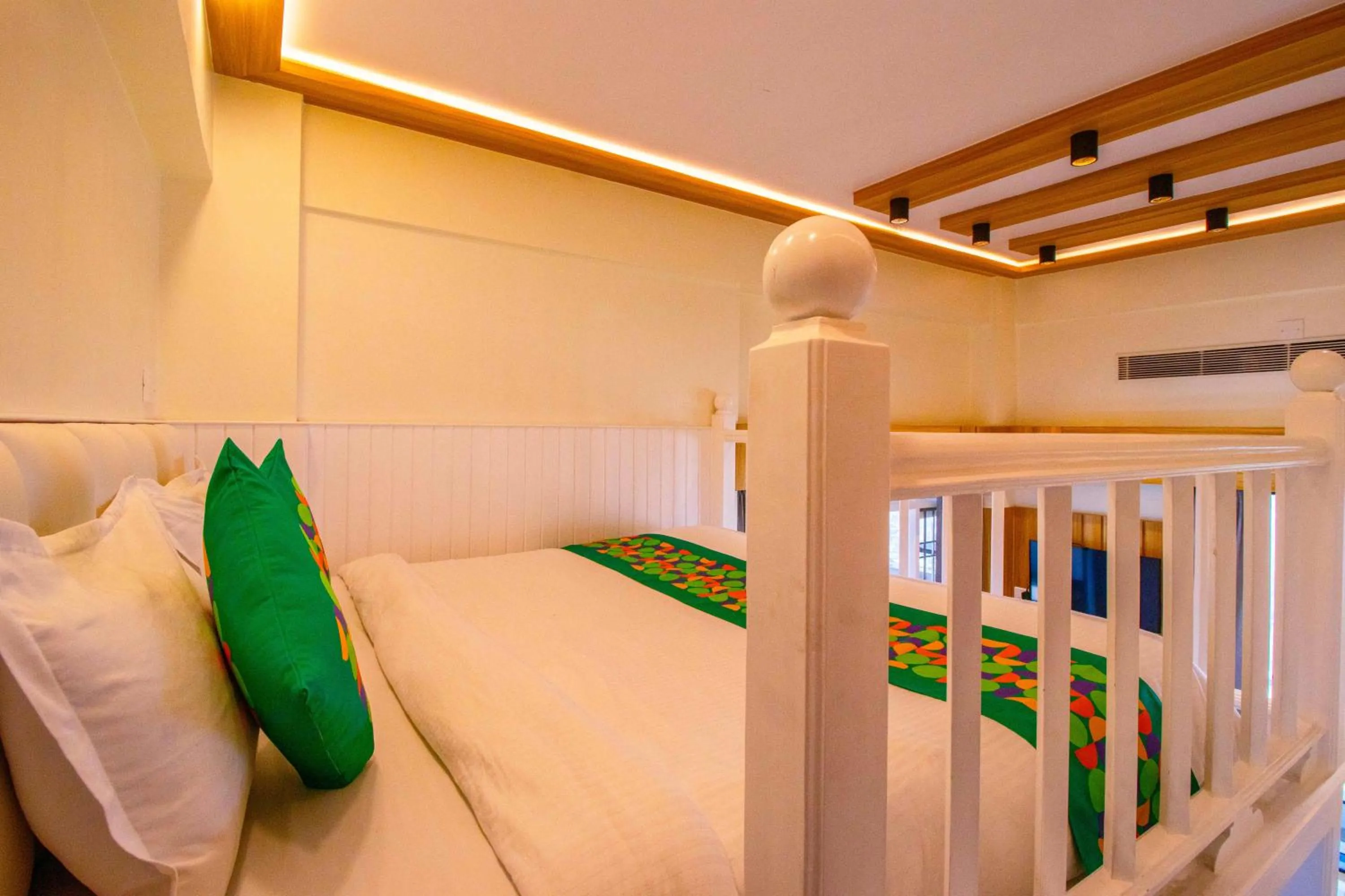 Bedroom, Bed in Treebo Varuna With Mountain View, Mall Road