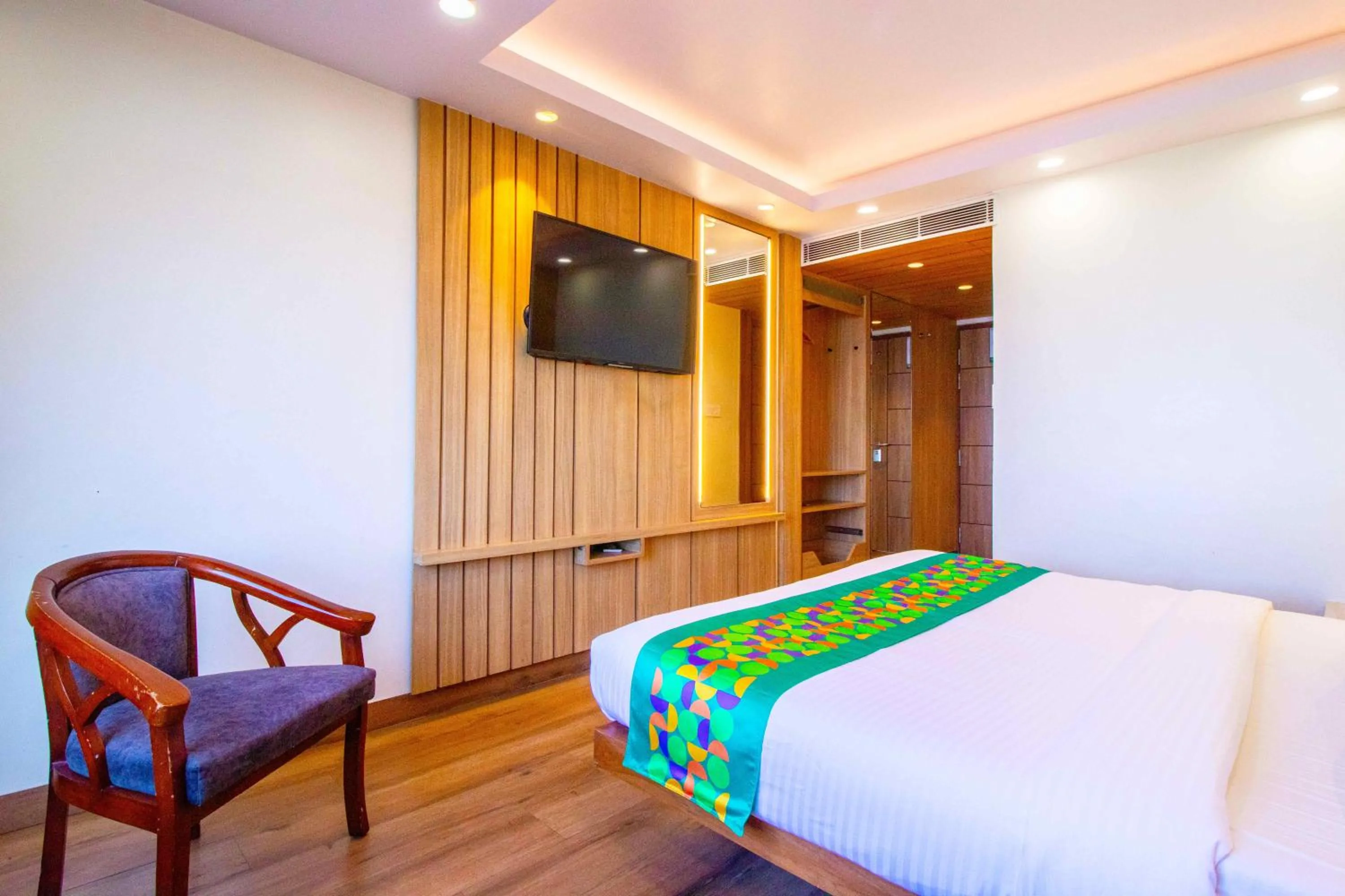 Bedroom, Bed in Treebo Varuna With Mountain View, Mall Road