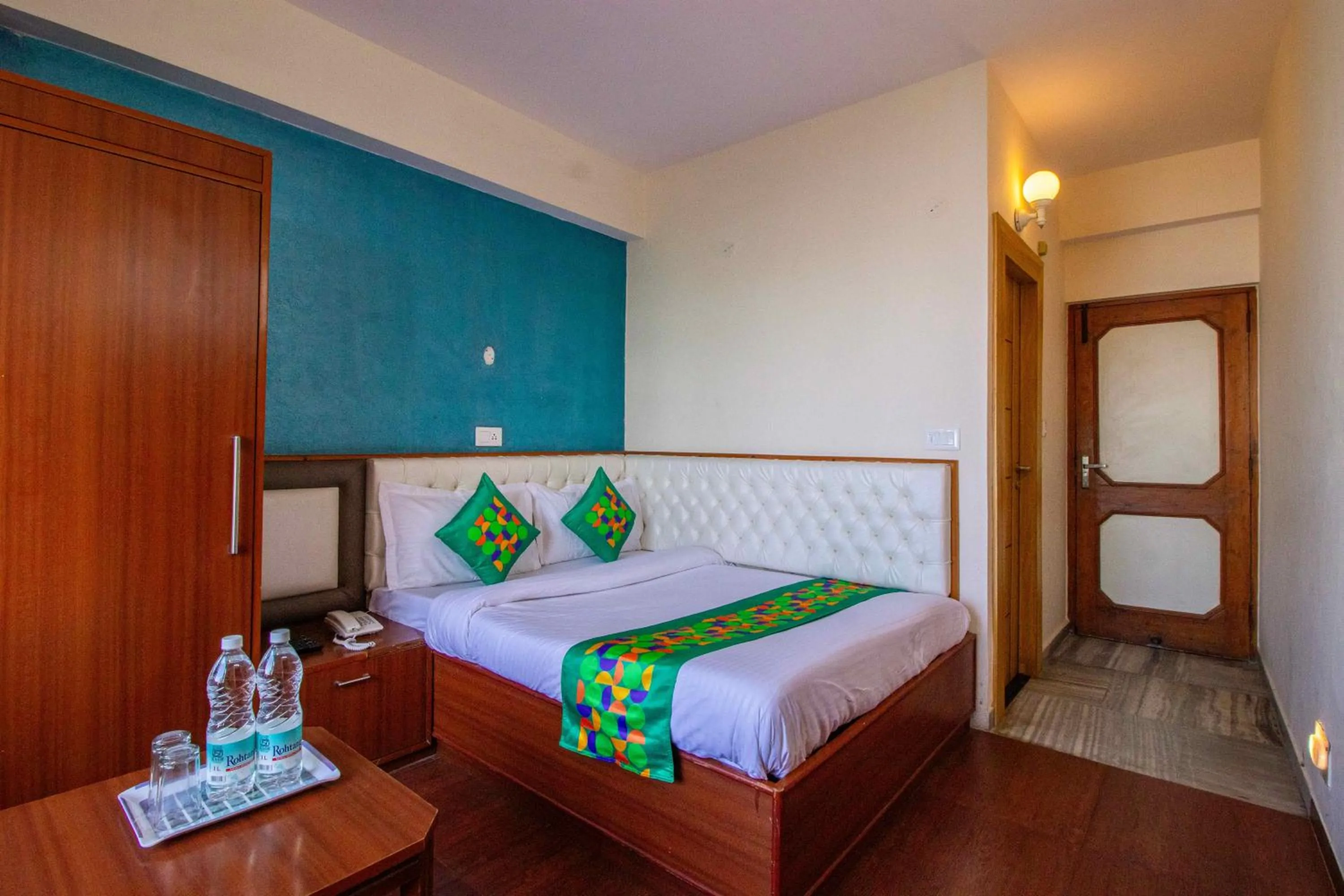 Bedroom, Bed in Treebo Varuna With Mountain View, Mall Road