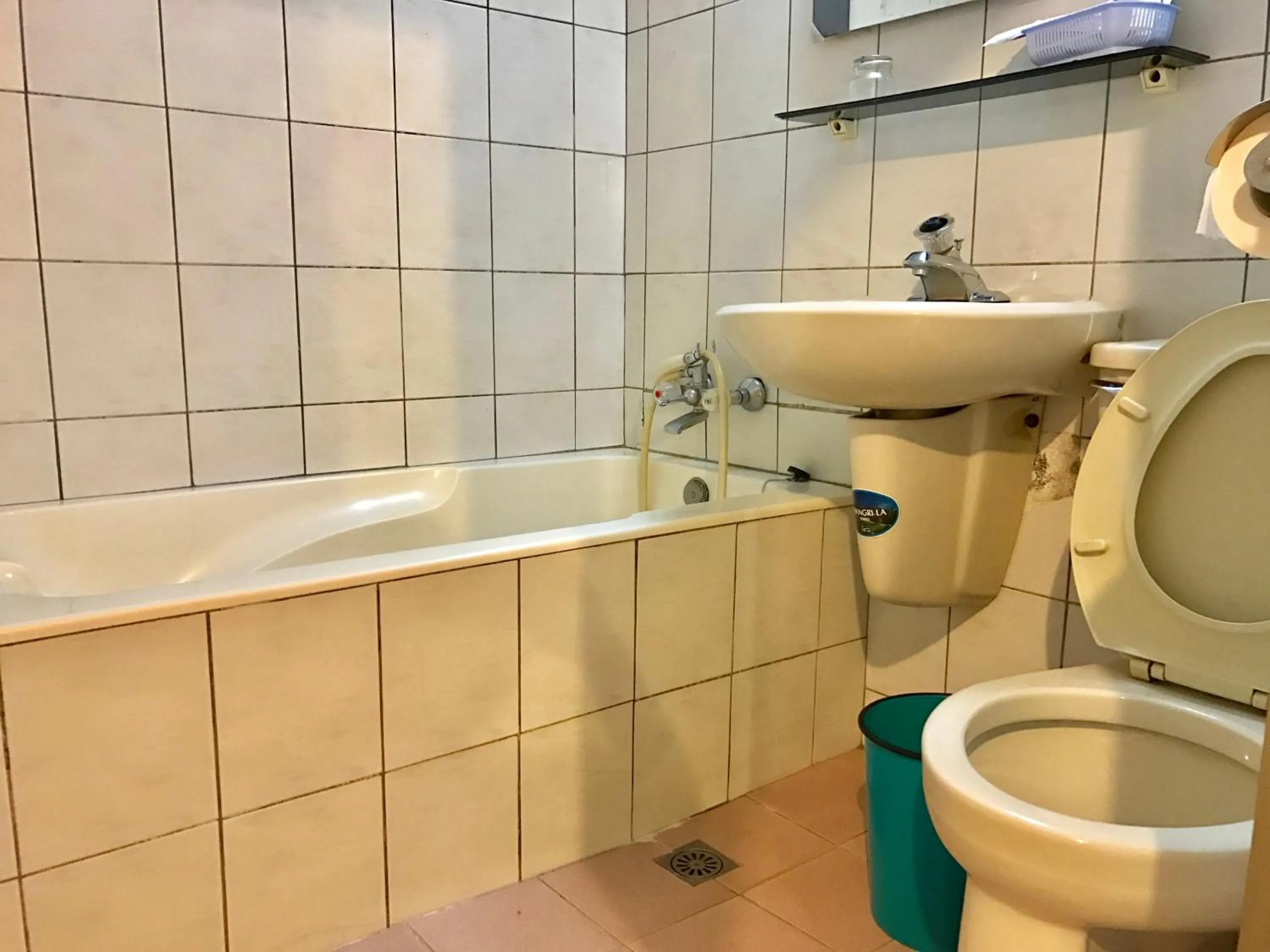 Bathroom in Minren Hotel