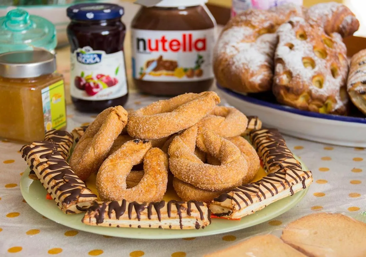 Communal lounge/ TV room in B&B Lemons Coast